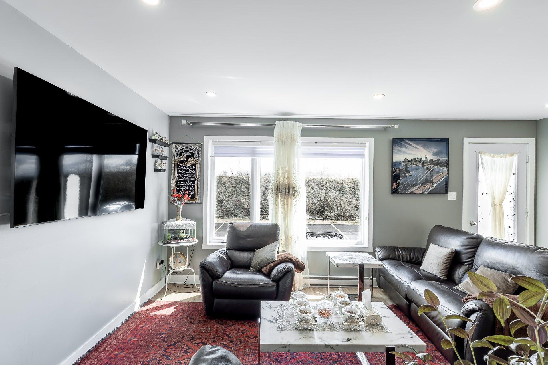 









3183


Rue des Galets

,
Carignan,




QC
J3L0X8

