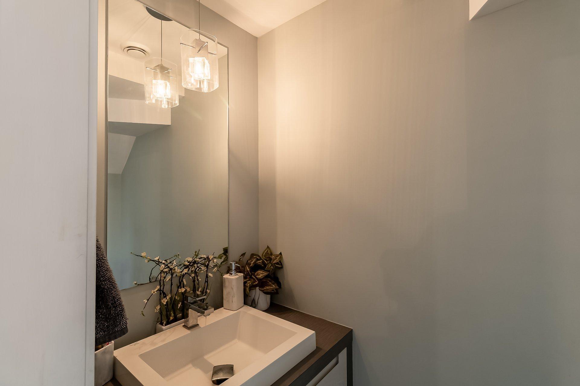 









3183


Rue des Galets

,
Carignan,




QC
J3L0X8


