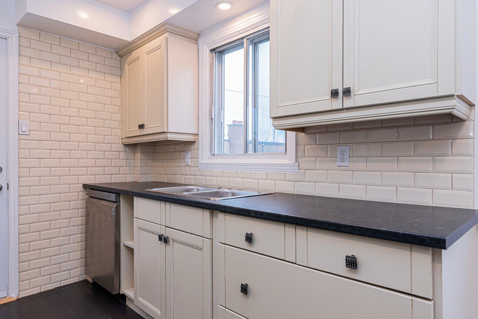 









11032


Rue James-Morrice

,
Montréal (Ahuntsic-Cartierville),




QC
H3M2E2

