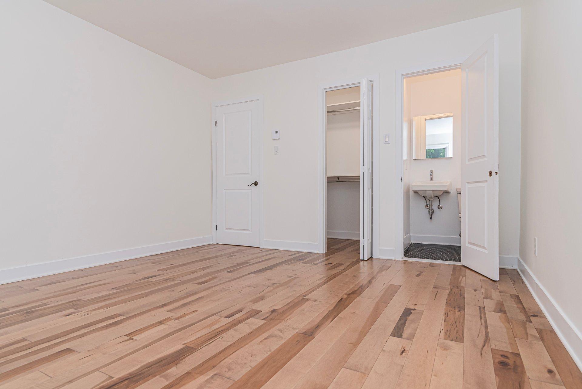 









11032


Rue James-Morrice

,
Montréal (Ahuntsic-Cartierville),




QC
H3M2E2

