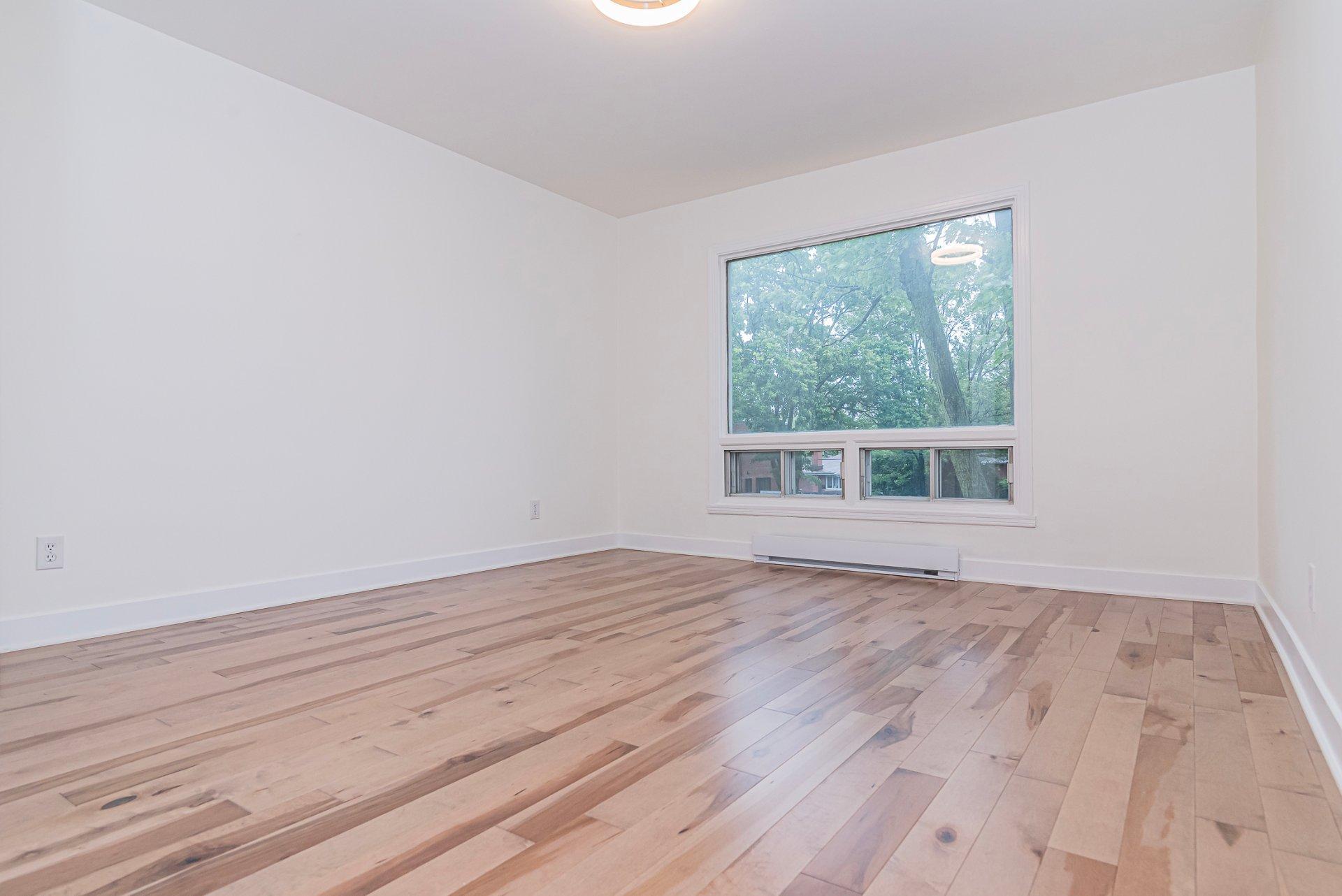 









11032


Rue James-Morrice

,
Montréal (Ahuntsic-Cartierville),




QC
H3M2E2

