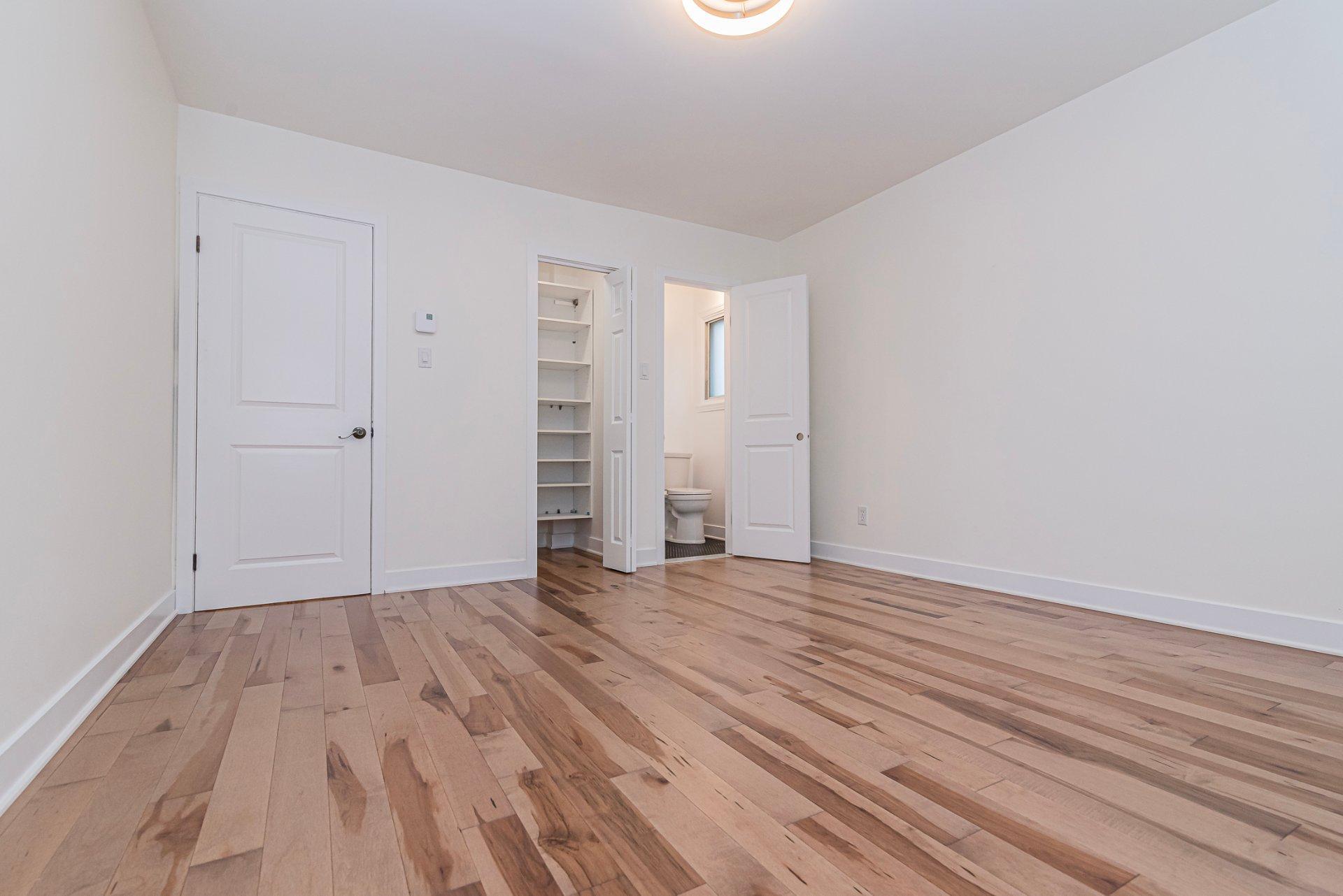 









11032


Rue James-Morrice

,
Montréal (Ahuntsic-Cartierville),




QC
H3M2E2

