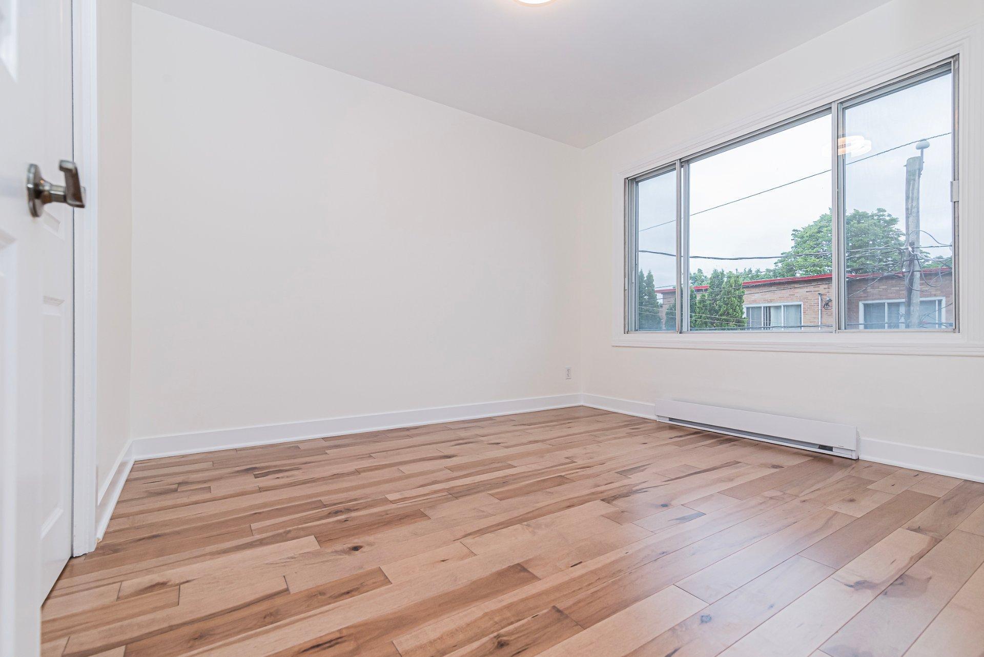 









11032


Rue James-Morrice

,
Montréal (Ahuntsic-Cartierville),




QC
H3M2E2

