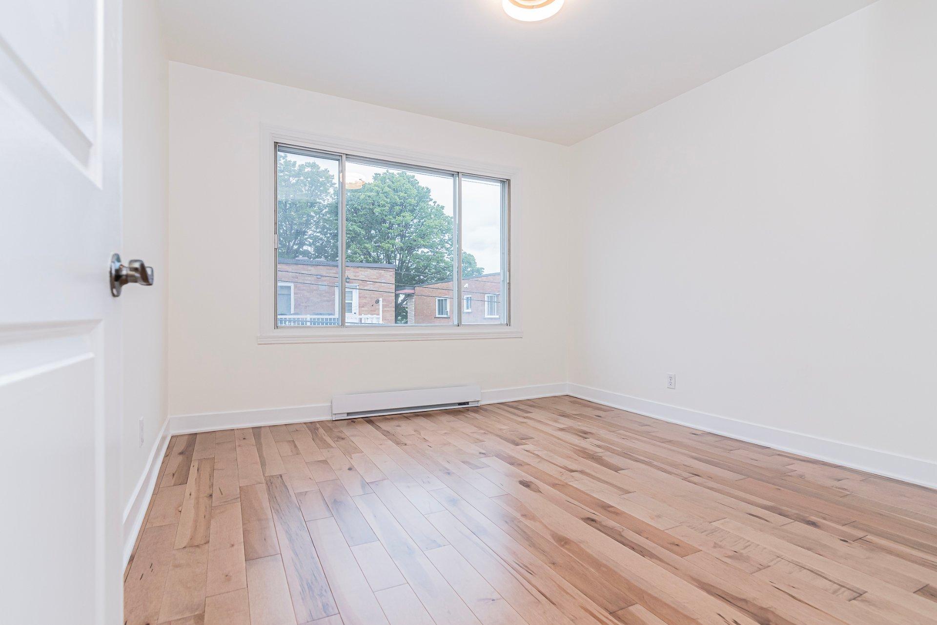 









11032


Rue James-Morrice

,
Montréal (Ahuntsic-Cartierville),




QC
H3M2E2


