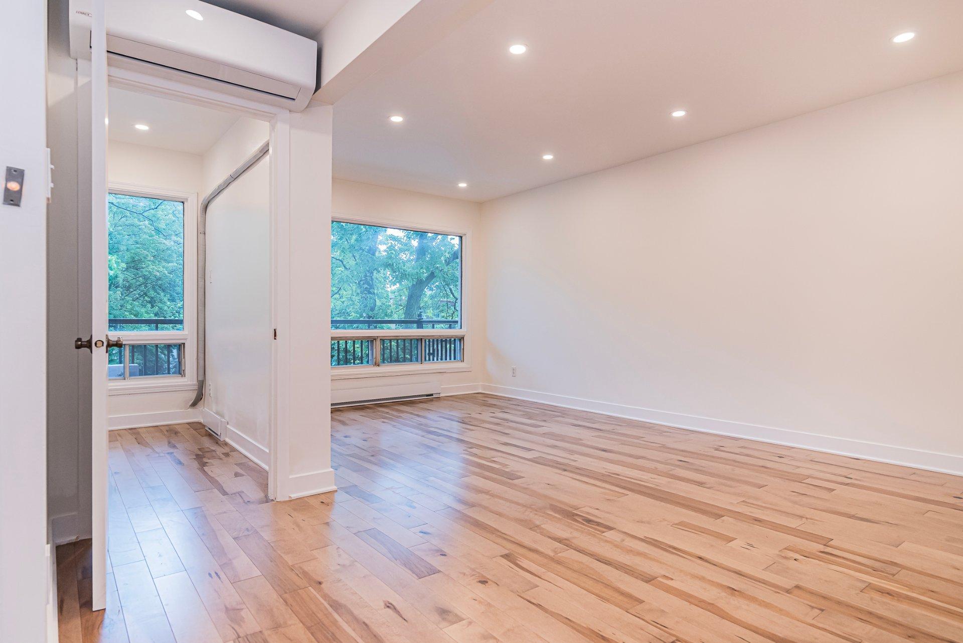 









11032


Rue James-Morrice

,
Montréal (Ahuntsic-Cartierville),




QC
H3M2E2

