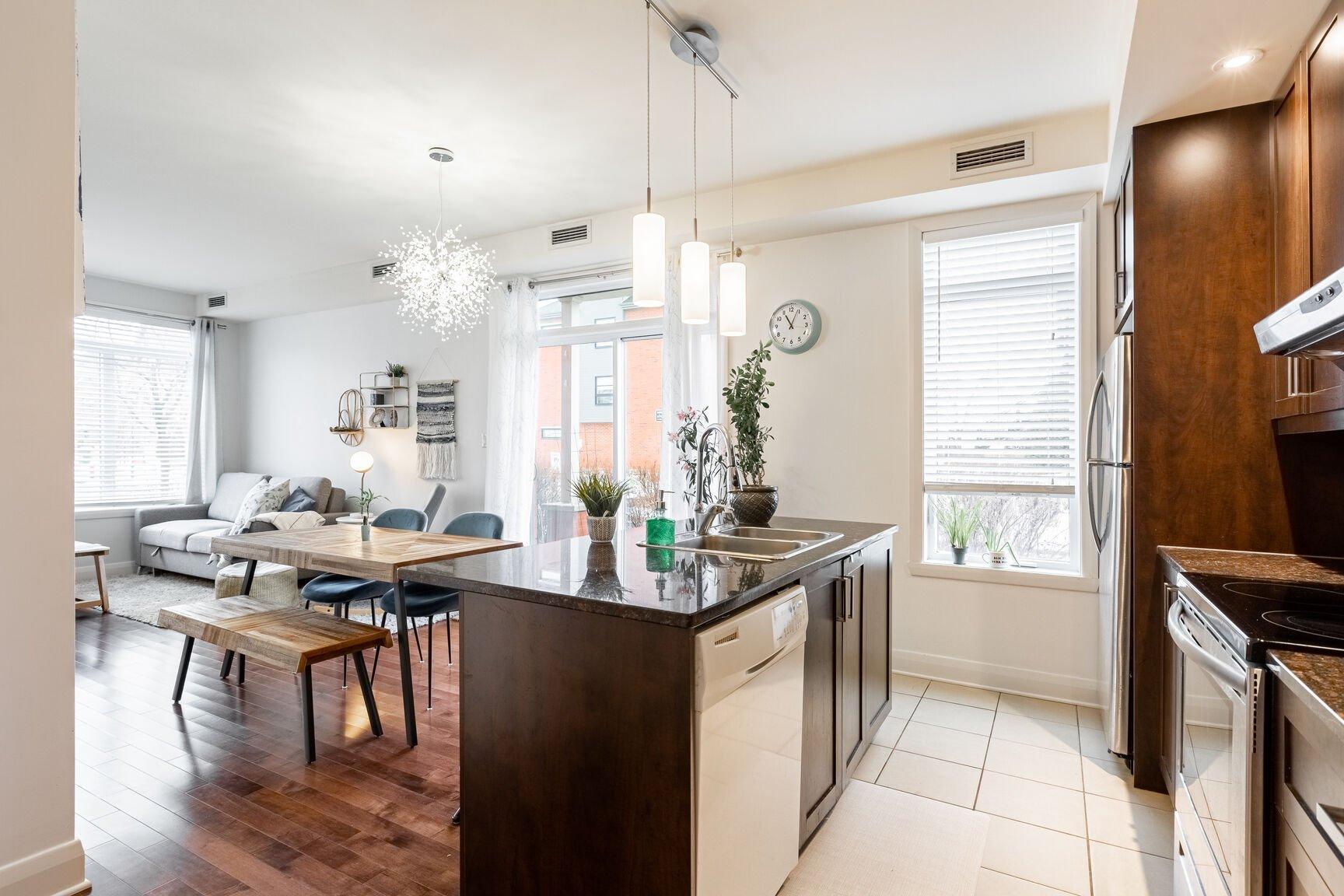 









3210


Rue des Francs-Bourgeois

,
Boisbriand,




QC
J7H0B9


