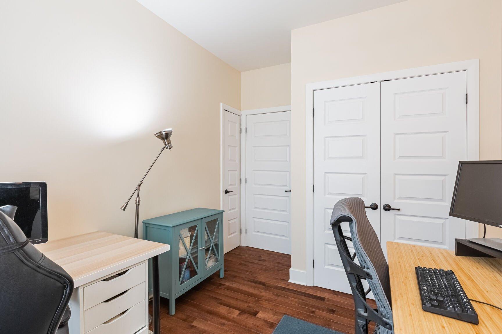 









3210


Rue des Francs-Bourgeois

,
Boisbriand,




QC
J7H0B9

