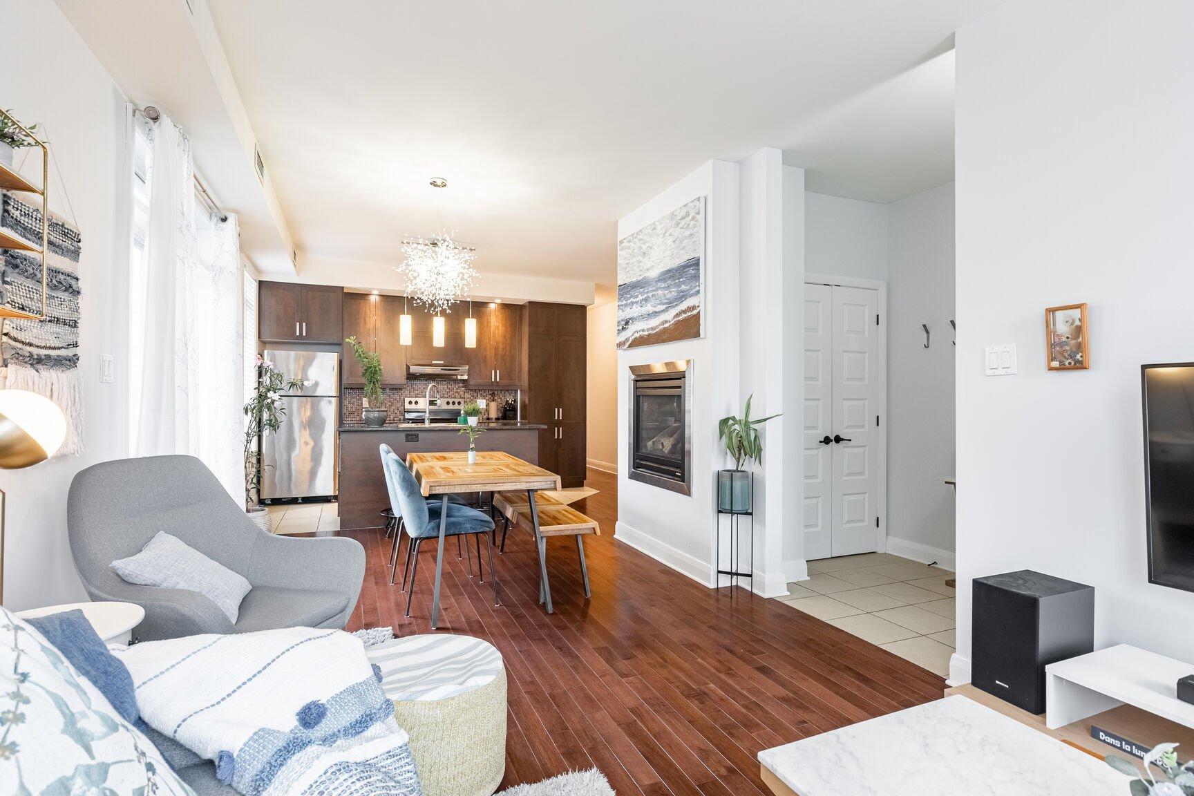 









3210


Rue des Francs-Bourgeois

,
Boisbriand,




QC
J7H0B9

