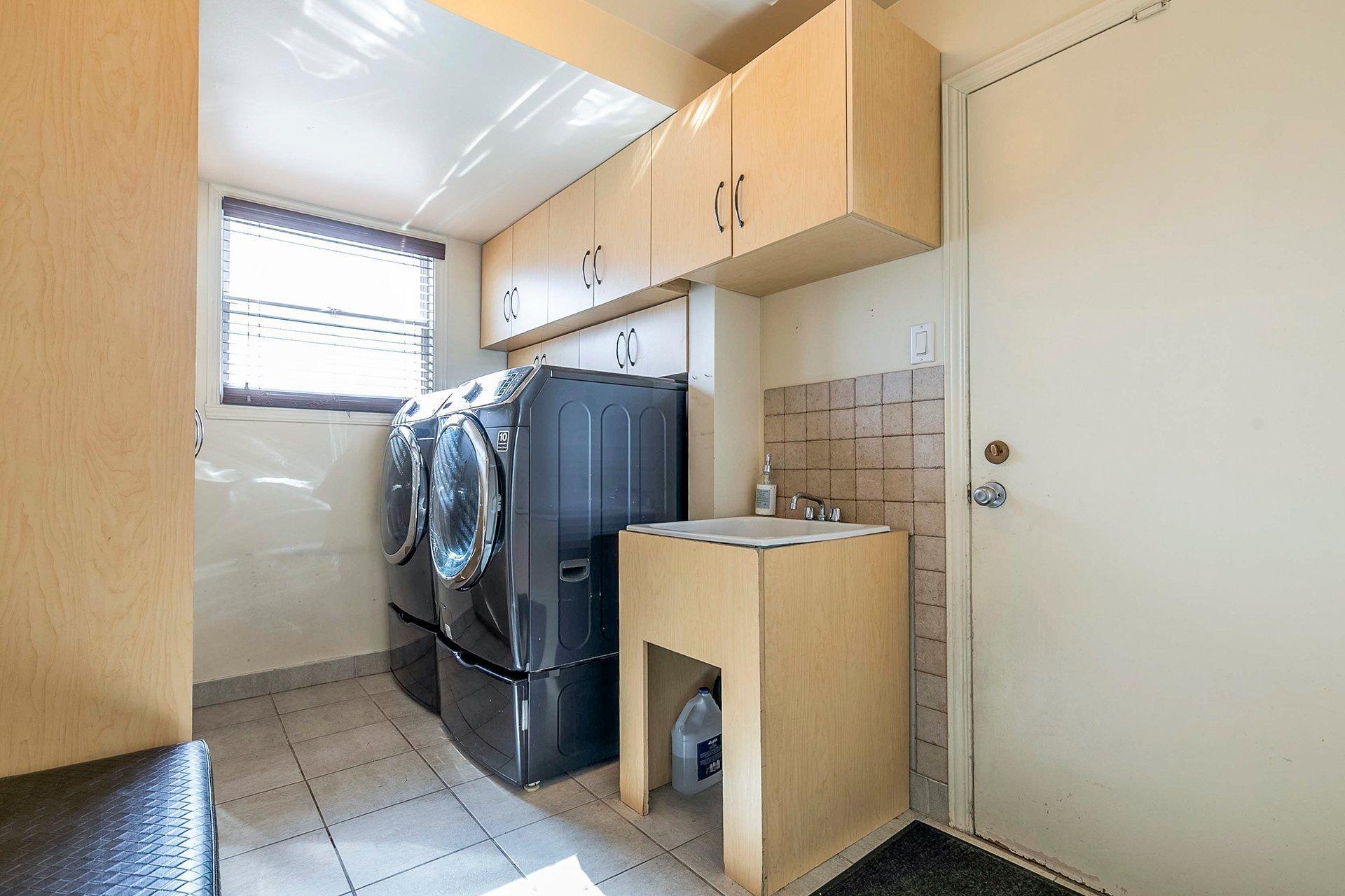 









2


Rue Lamont

,
Dollard-des-Ormeaux,




QC
H9B2H5

