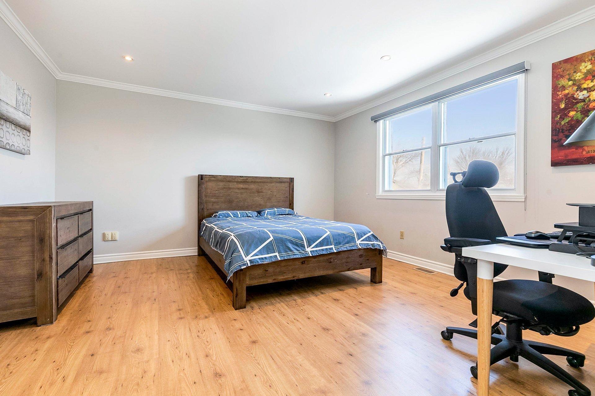









2


Rue Lamont

,
Dollard-des-Ormeaux,




QC
H9B2H5

