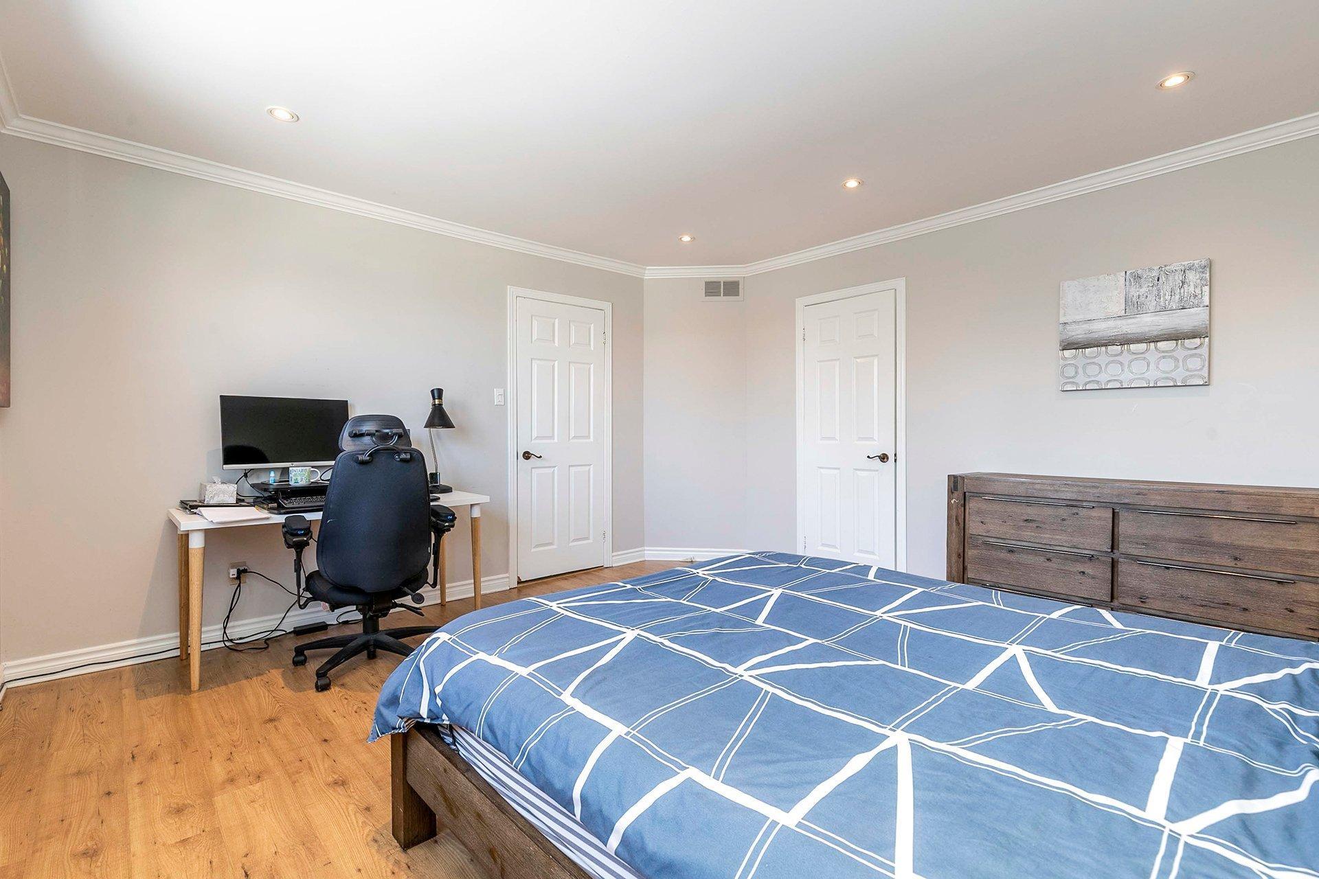 









2


Rue Lamont

,
Dollard-des-Ormeaux,




QC
H9B2H5

