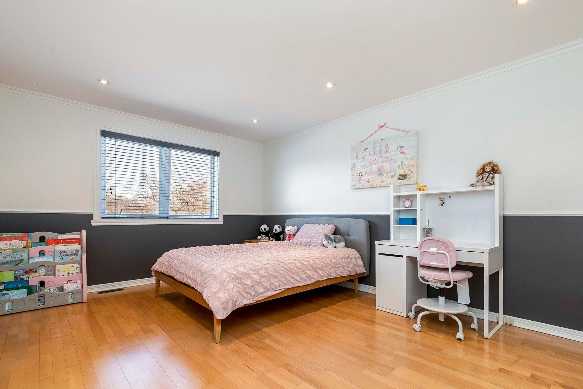 









2


Rue Lamont

,
Dollard-des-Ormeaux,




QC
H9B2H5

