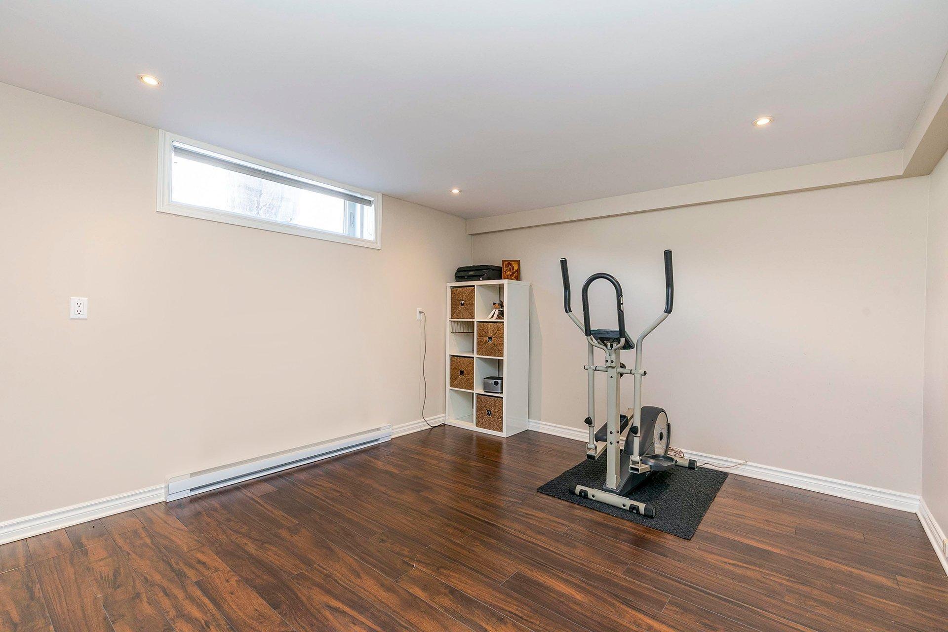 









2


Rue Lamont

,
Dollard-des-Ormeaux,




QC
H9B2H5

