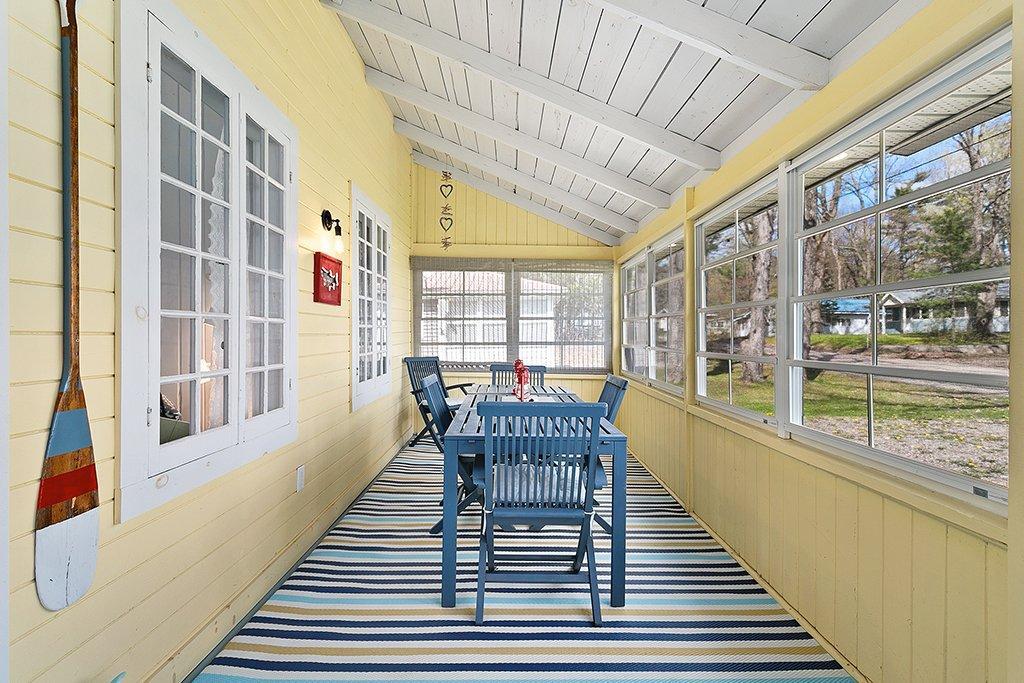 









56


Ch. Wharf

,
Bristol,




QC
J0X1G0

