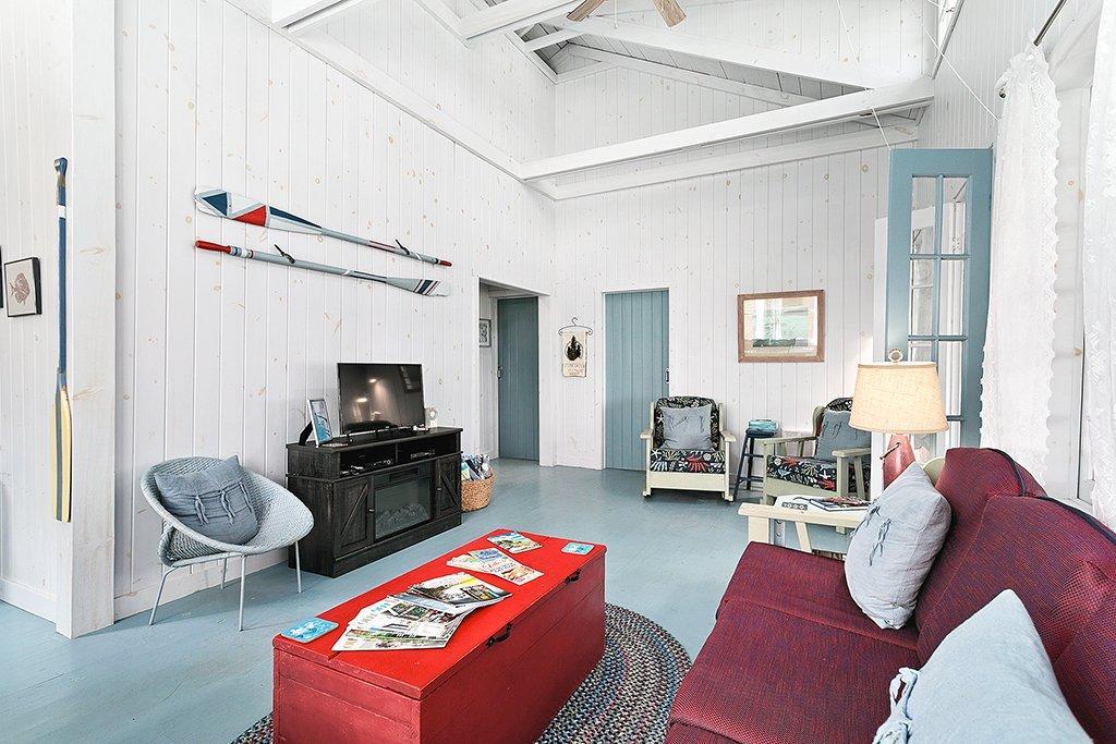 









56


Ch. Wharf

,
Bristol,




QC
J0X1G0

