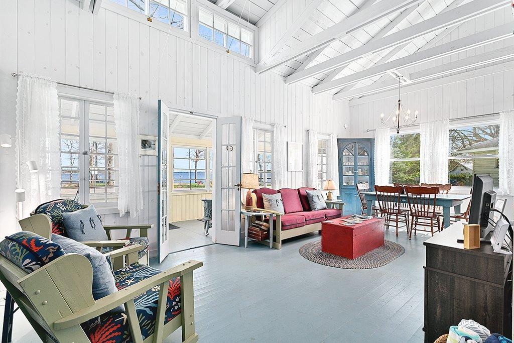 









56


Ch. Wharf

,
Bristol,




QC
J0X1G0

