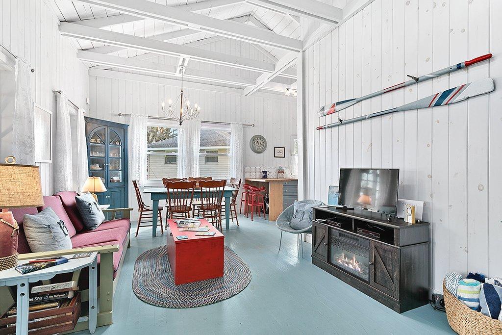 









56


Ch. Wharf

,
Bristol,




QC
J0X1G0

