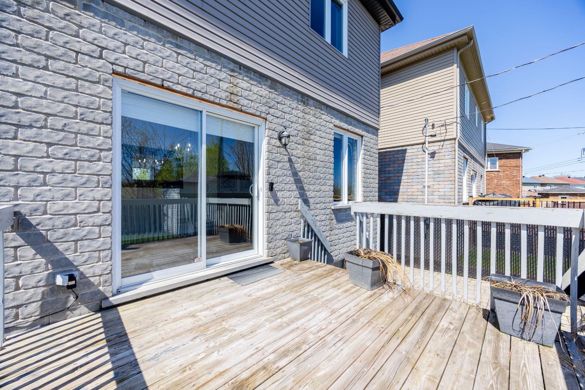 









18864


Rue du Traineau

,
Montréal (Pierrefonds-Roxboro),




QC
H9K0A1


