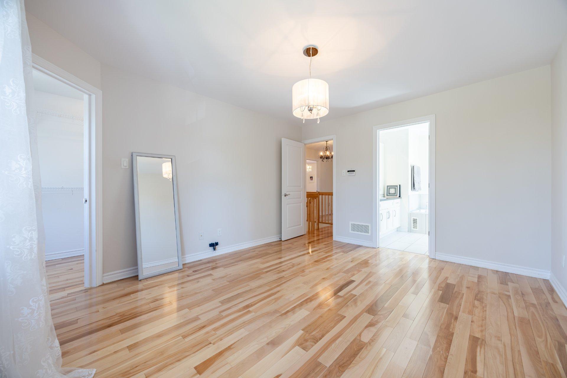









18864


Rue du Traineau

,
Montréal (Pierrefonds-Roxboro),




QC
H9K0A1

