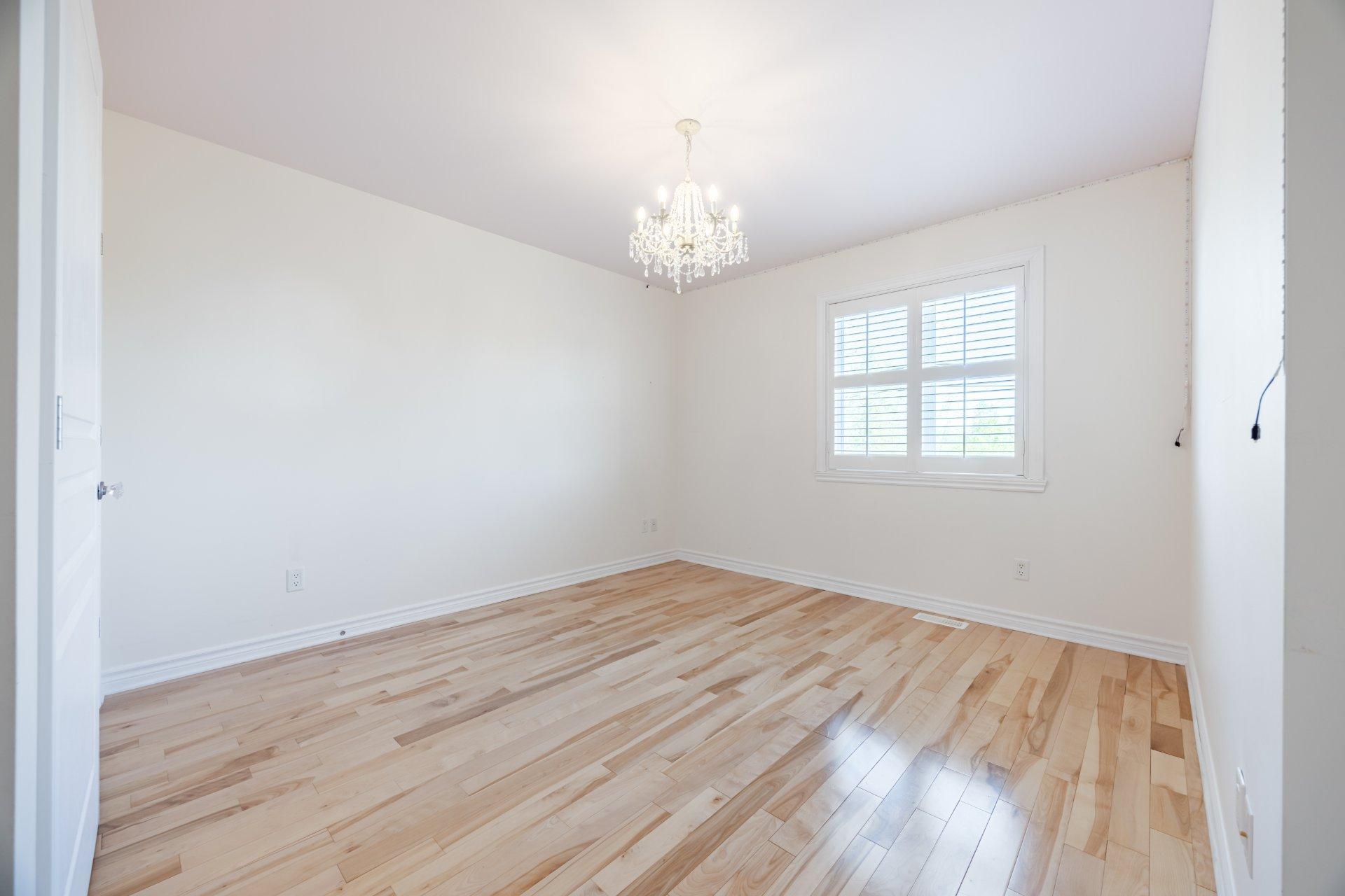 









18864


Rue du Traineau

,
Montréal (Pierrefonds-Roxboro),




QC
H9K0A1


