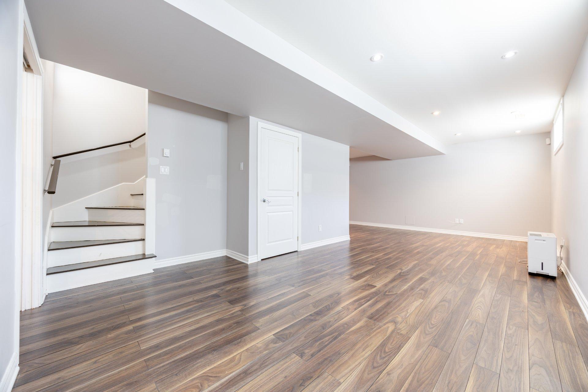 









18864


Rue du Traineau

,
Montréal (Pierrefonds-Roxboro),




QC
H9K0A1

