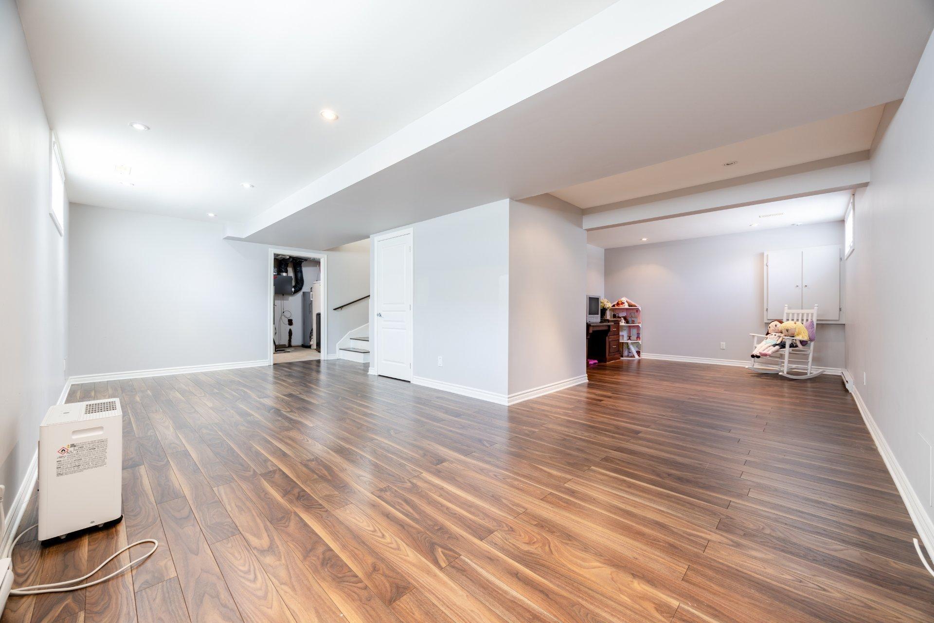 









18864


Rue du Traineau

,
Montréal (Pierrefonds-Roxboro),




QC
H9K0A1

