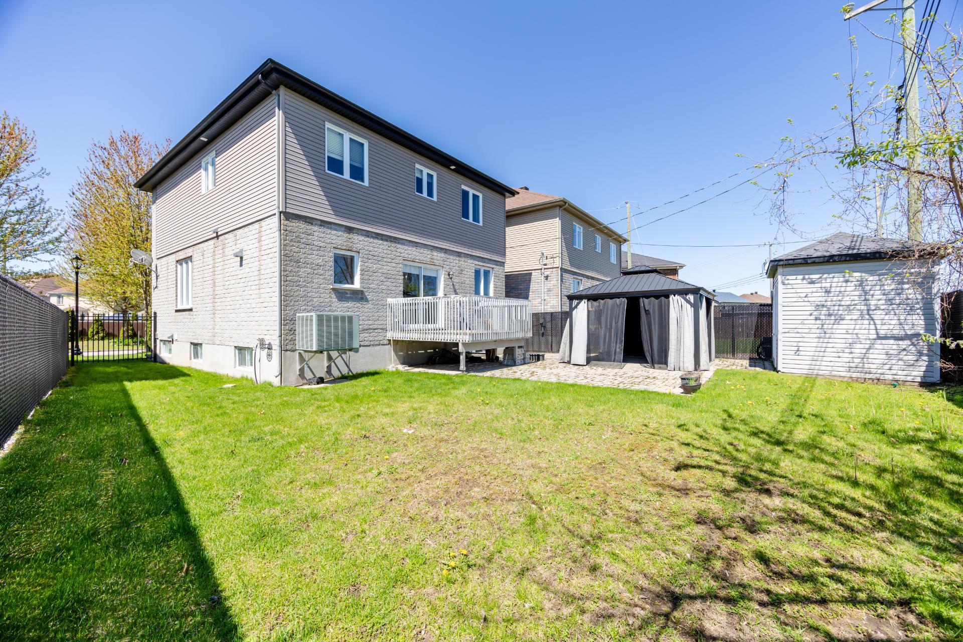 









18864


Rue du Traineau

,
Montréal (Pierrefonds-Roxboro),




QC
H9K0A1

