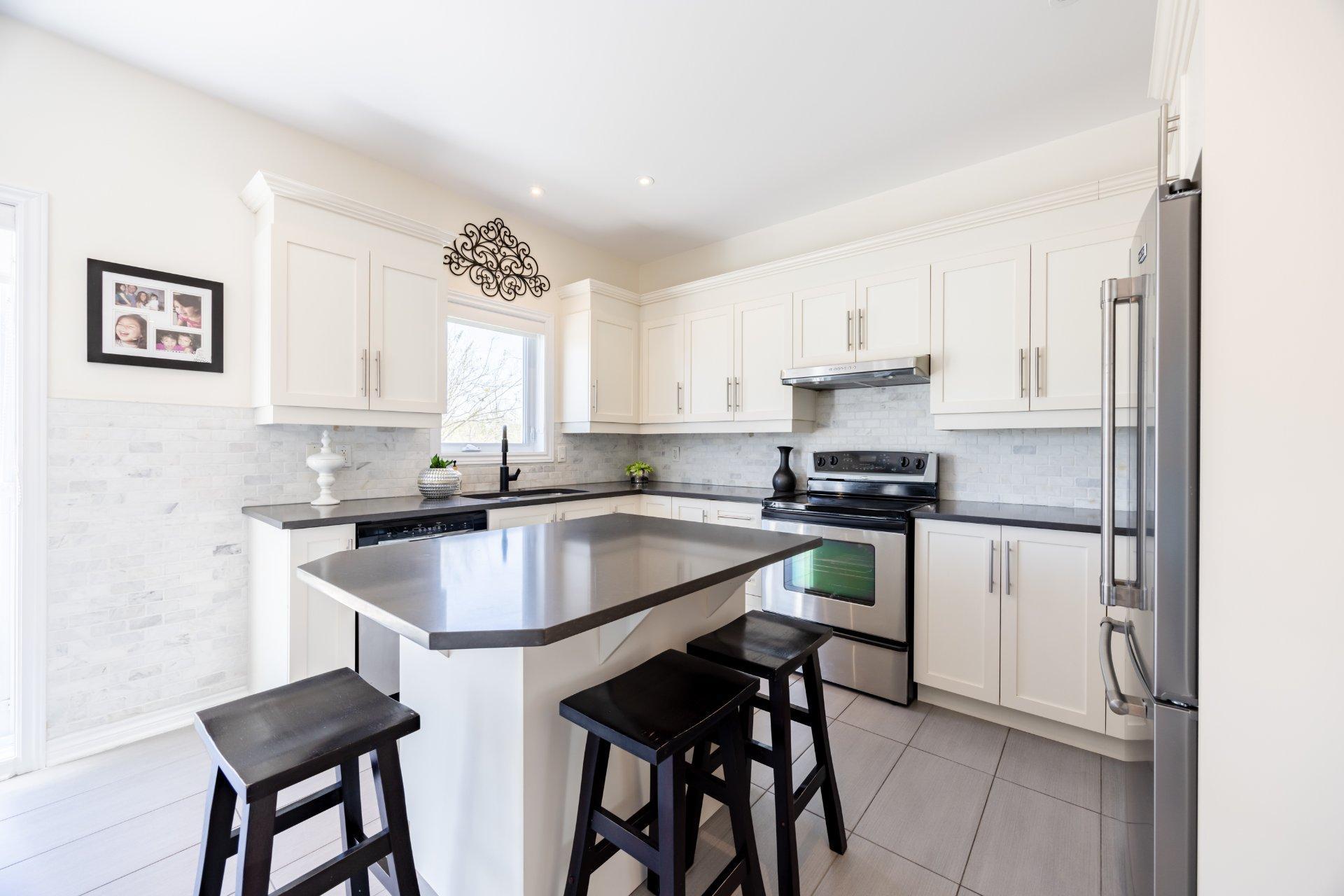 









18864


Rue du Traineau

,
Montréal (Pierrefonds-Roxboro),




QC
H9K0A1

