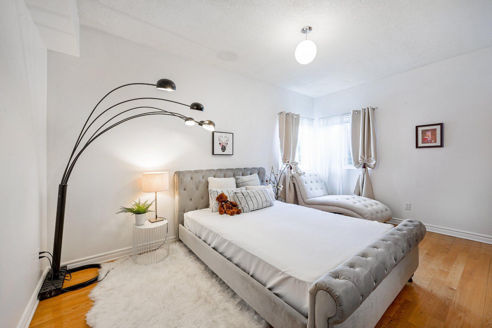 









303


Rue Alphonse-Desjardins

,
Montréal (L'Île-Bizard/Sainte-Geneviève),




QC
H9E1R8

