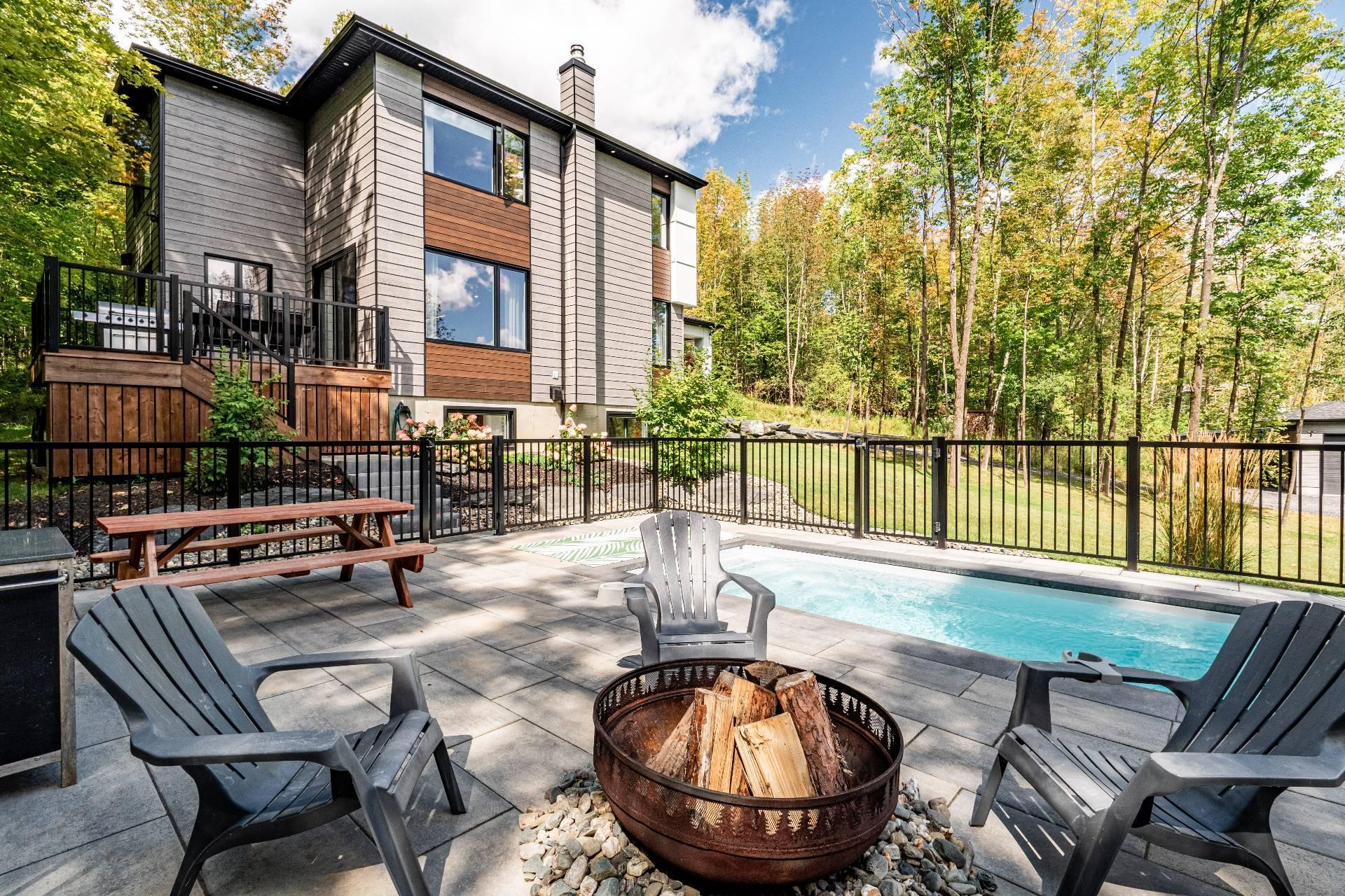 









4535


Ch. de Capelton

,
Hatley - Canton,




QC
J0B2C0

