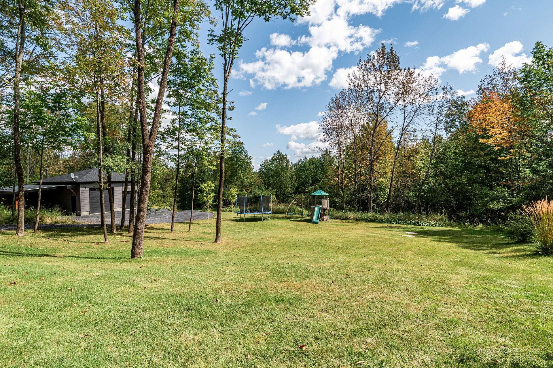 









4535


Ch. de Capelton

,
Hatley - Canton,




QC
J0B2C0


