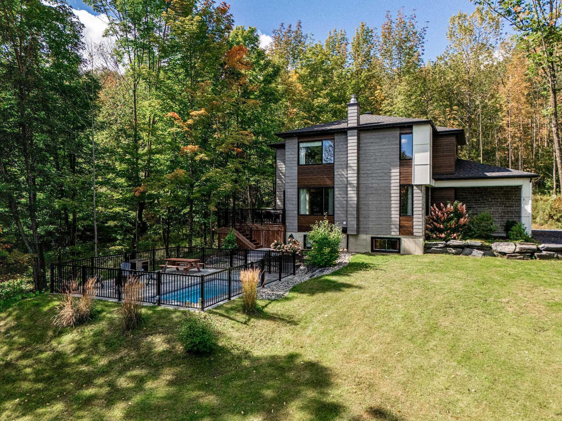 









4535


Ch. de Capelton

,
Hatley - Canton,




QC
J0B2C0


