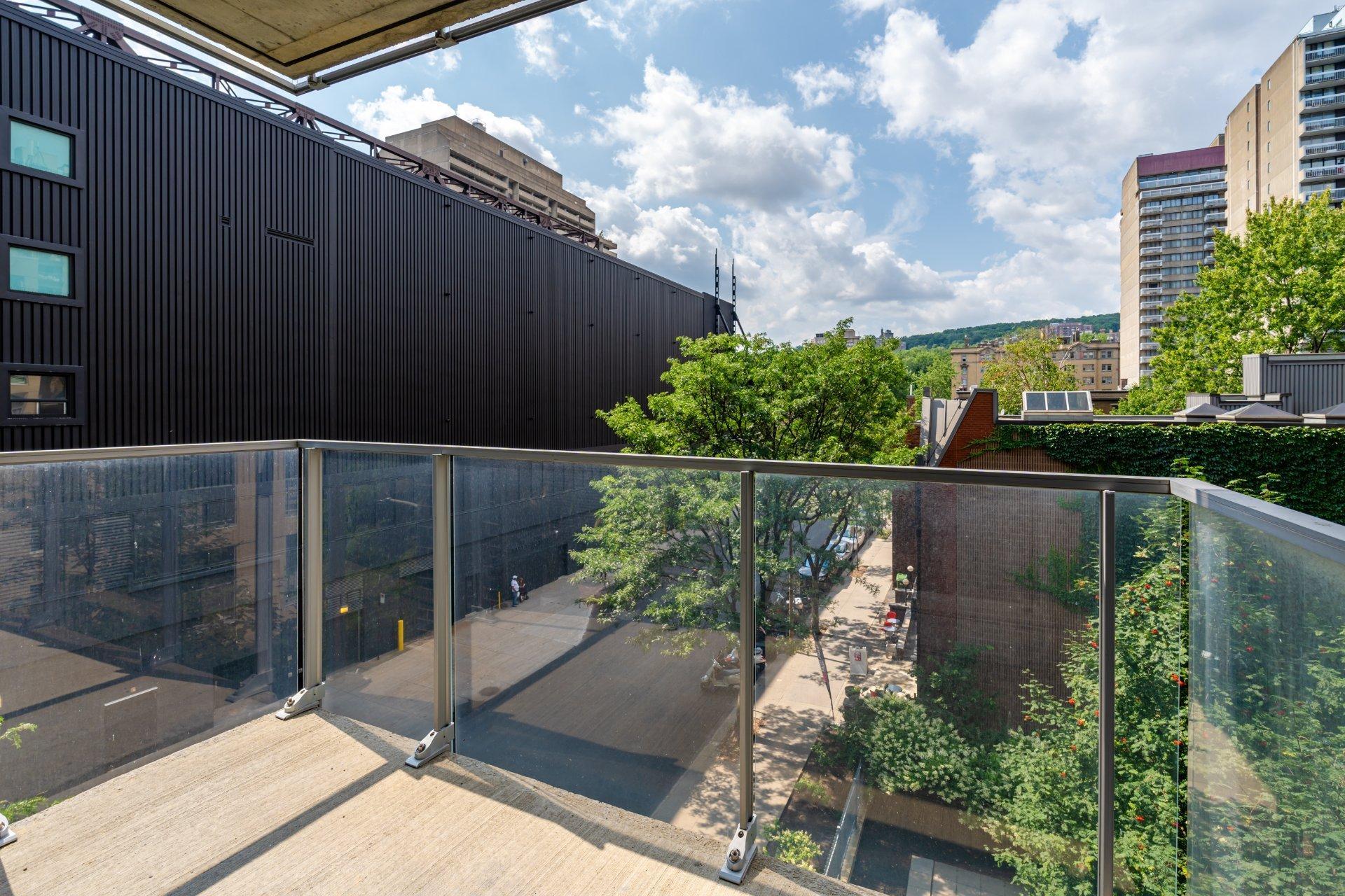 









1414


Rue Chomedey

, 455,
Montréal (Ville-Marie),




QC
H3H0A2

