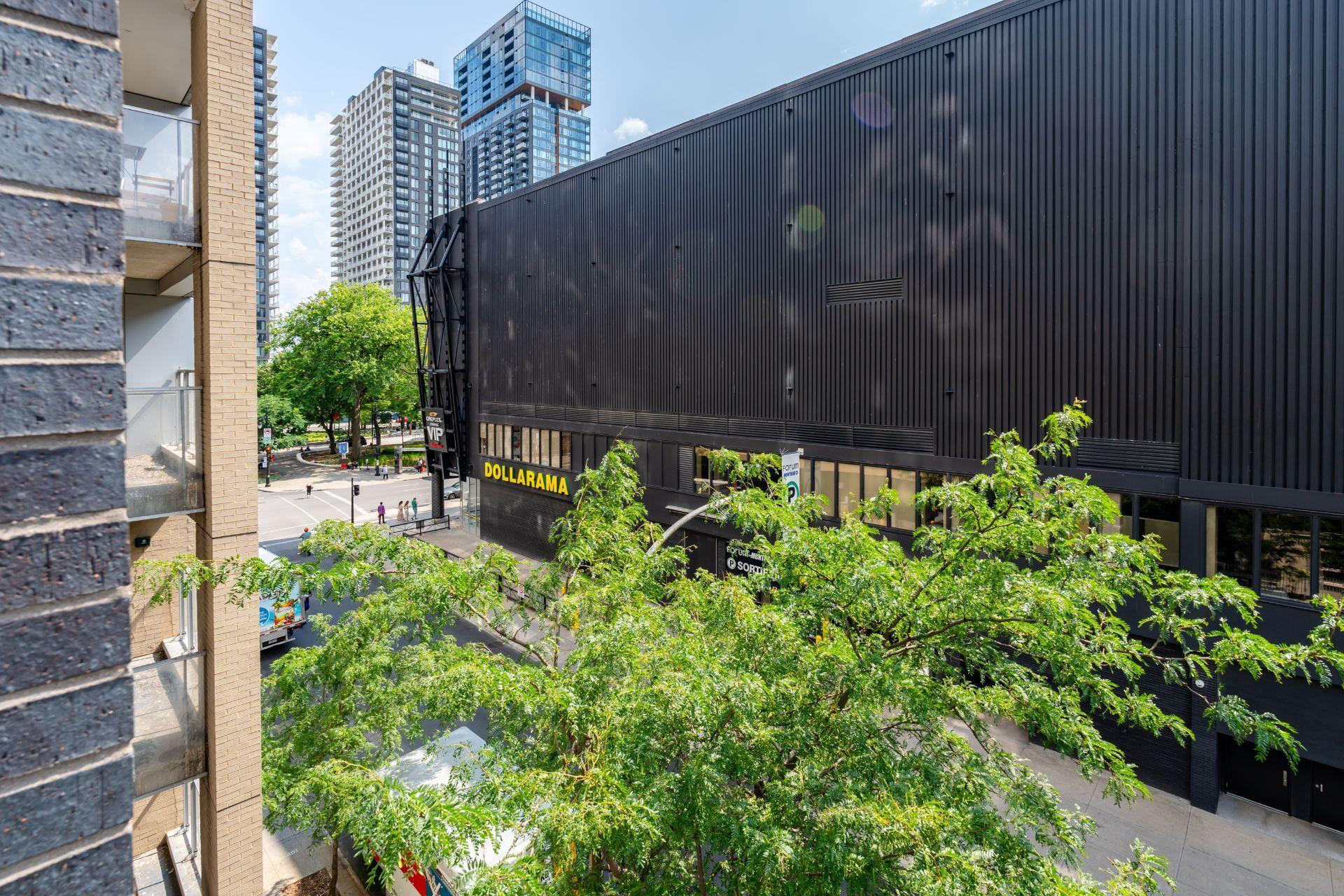 









1414


Rue Chomedey

, 455,
Montréal (Ville-Marie),




QC
H3H0A2

