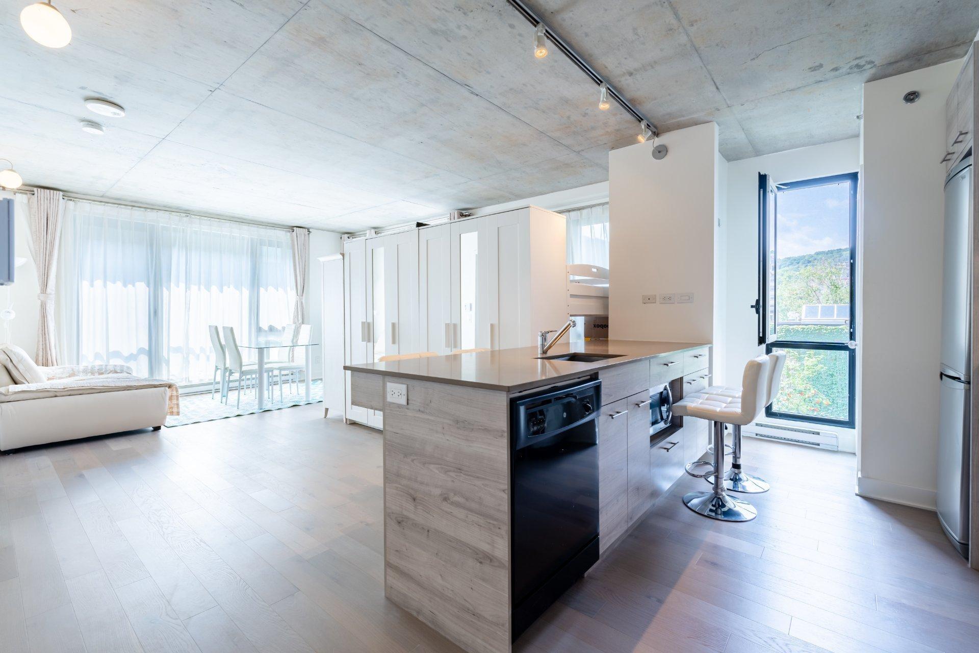 









1414


Rue Chomedey

, 455,
Montréal (Ville-Marie),




QC
H3H0A2

