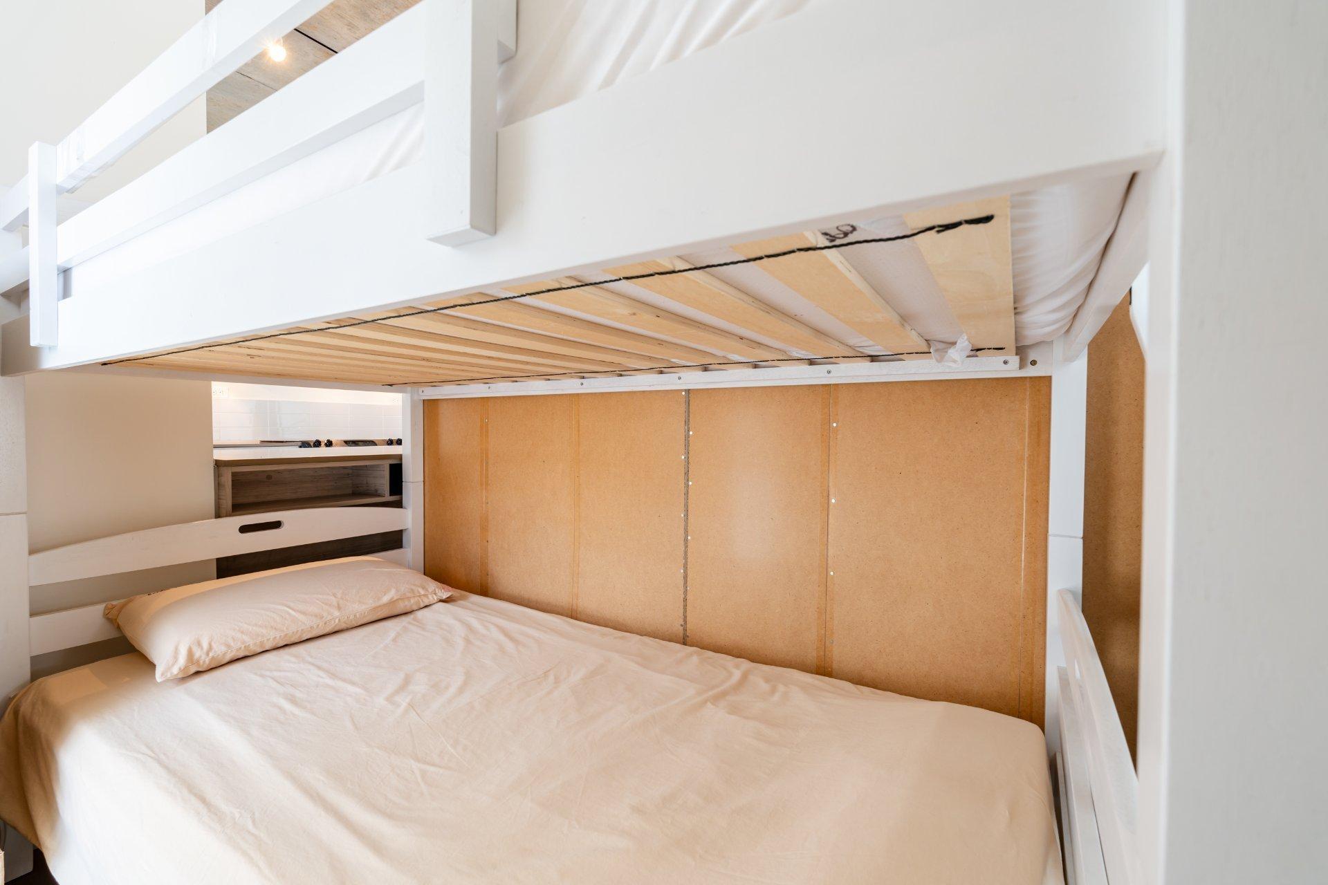 









1414


Rue Chomedey

, 455,
Montréal (Ville-Marie),




QC
H3H0A2

