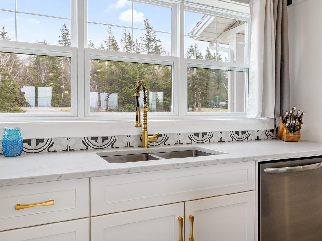 












2187 Trout River Road

,
Stanley Bridge,




PE
C0A 1E0


