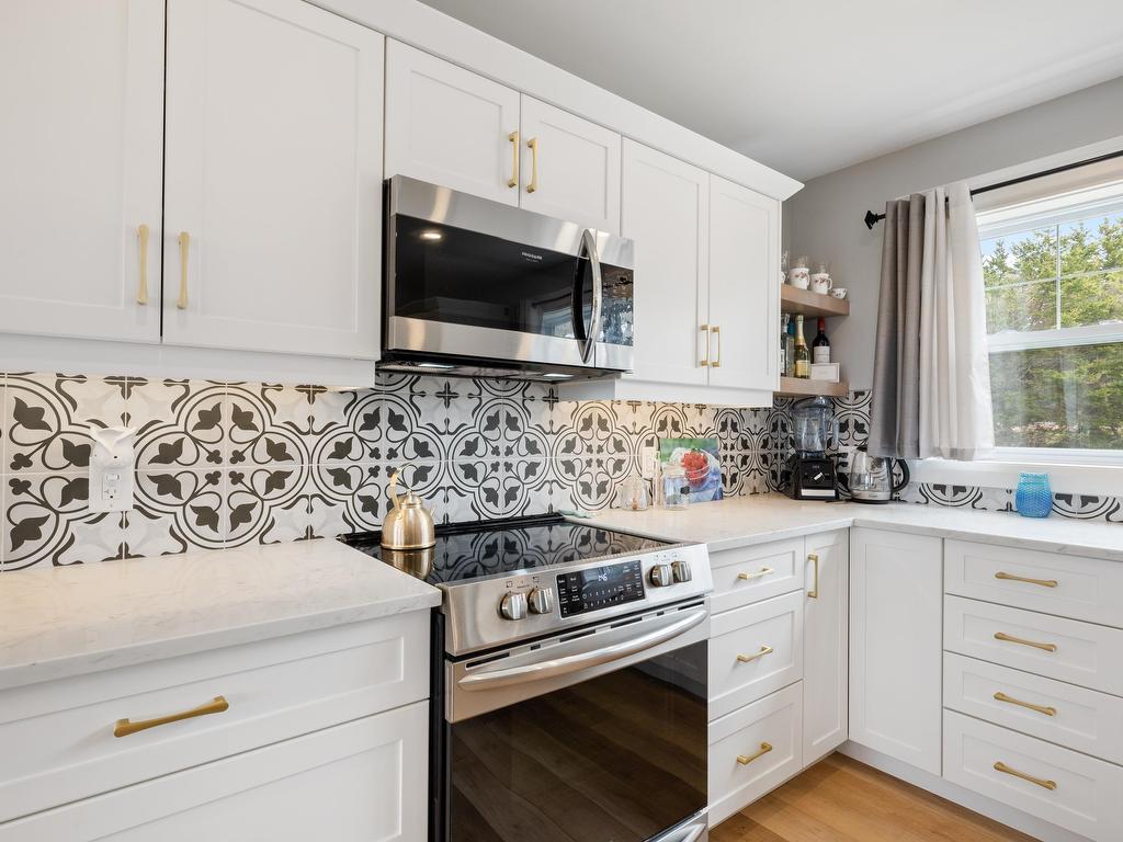 












2187 Trout River Road

,
Stanley Bridge,




PE
C0A 1E0

