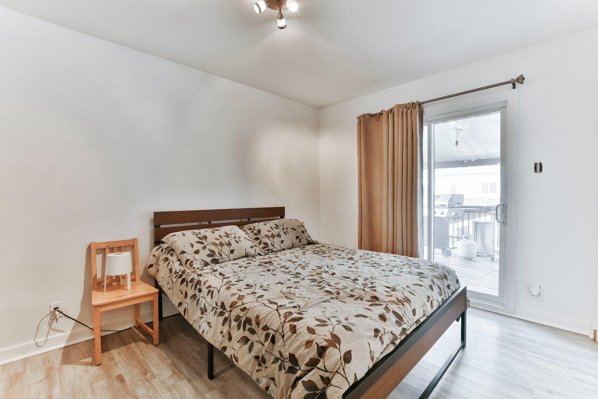 









8835


Av. Gravel

,
Laval (Saint-François),




QC
H7A1P2

