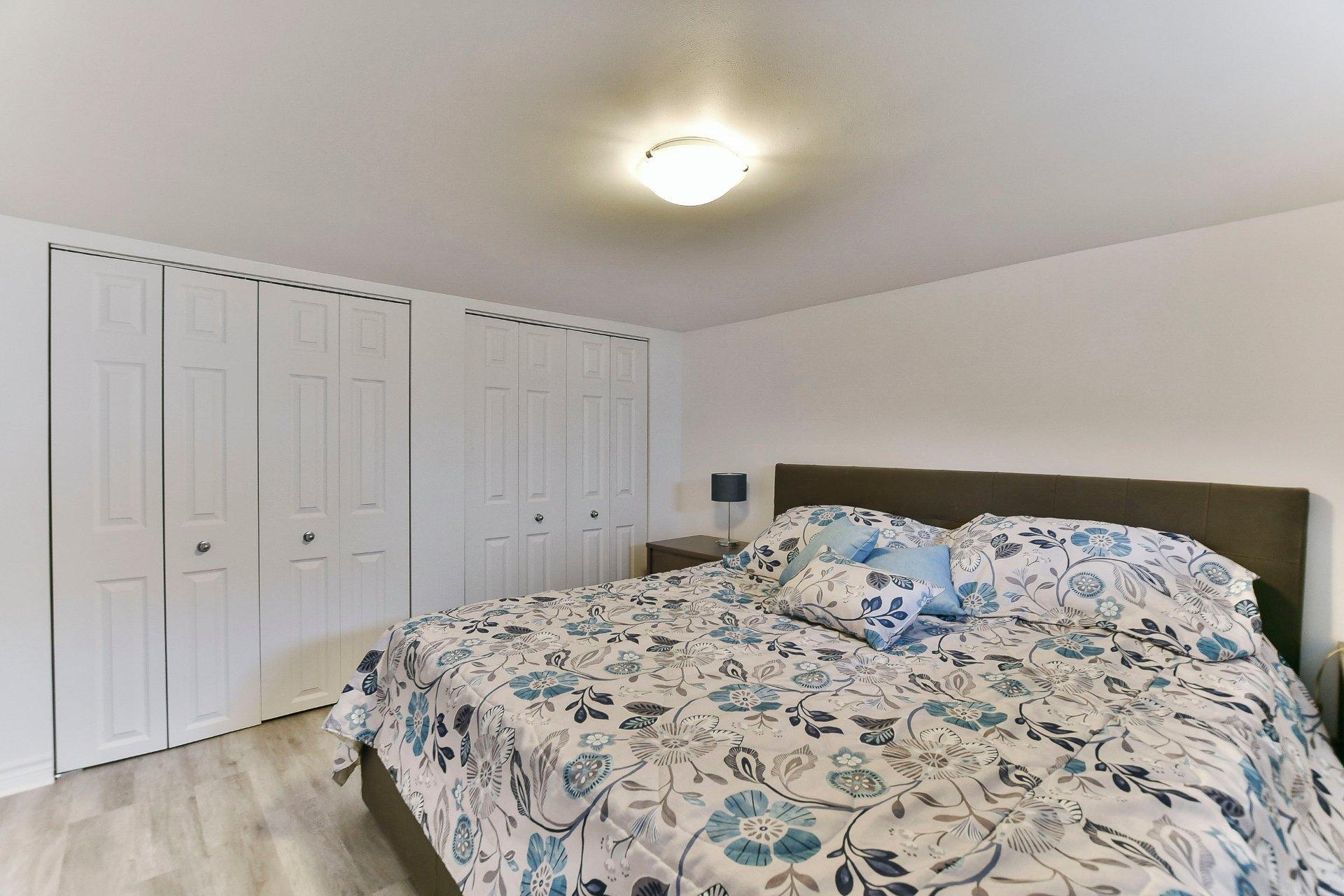 









8835


Av. Gravel

,
Laval (Saint-François),




QC
H7A1P2

