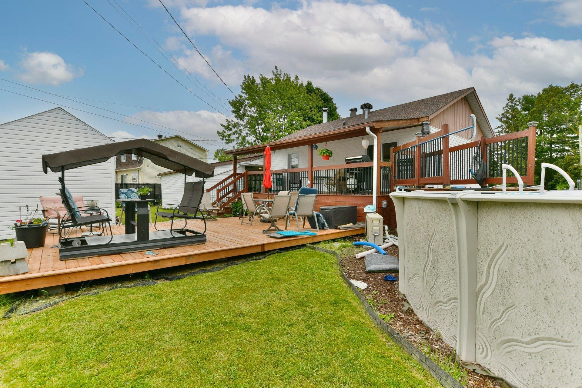 









8835


Av. Gravel

,
Laval (Saint-François),




QC
H7A1P2

