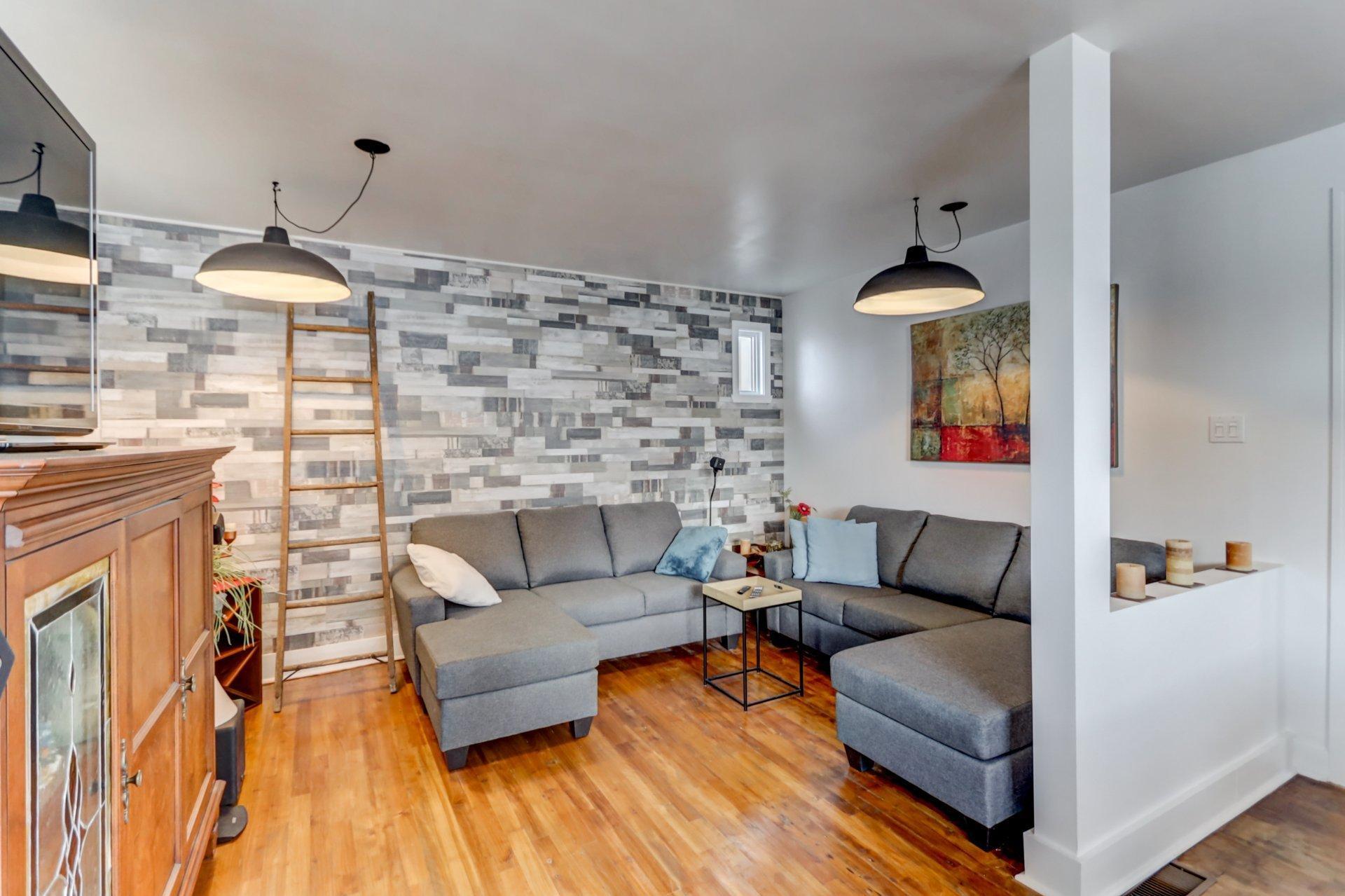 









562


Rue Fournier

,
Saint-Jérôme,




QC
J7Z4V6


