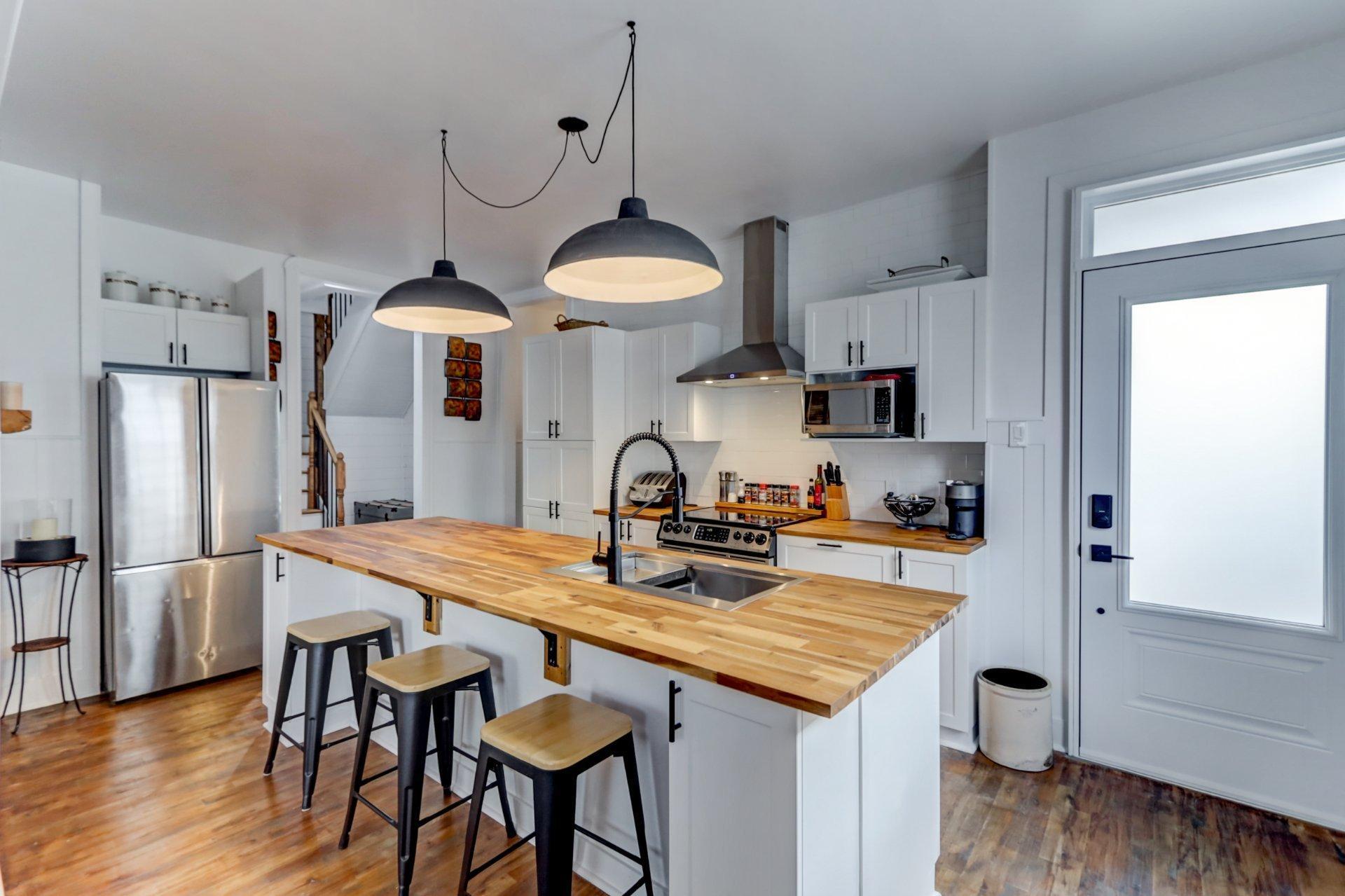 









562


Rue Fournier

,
Saint-Jérôme,




QC
J7Z4V6

