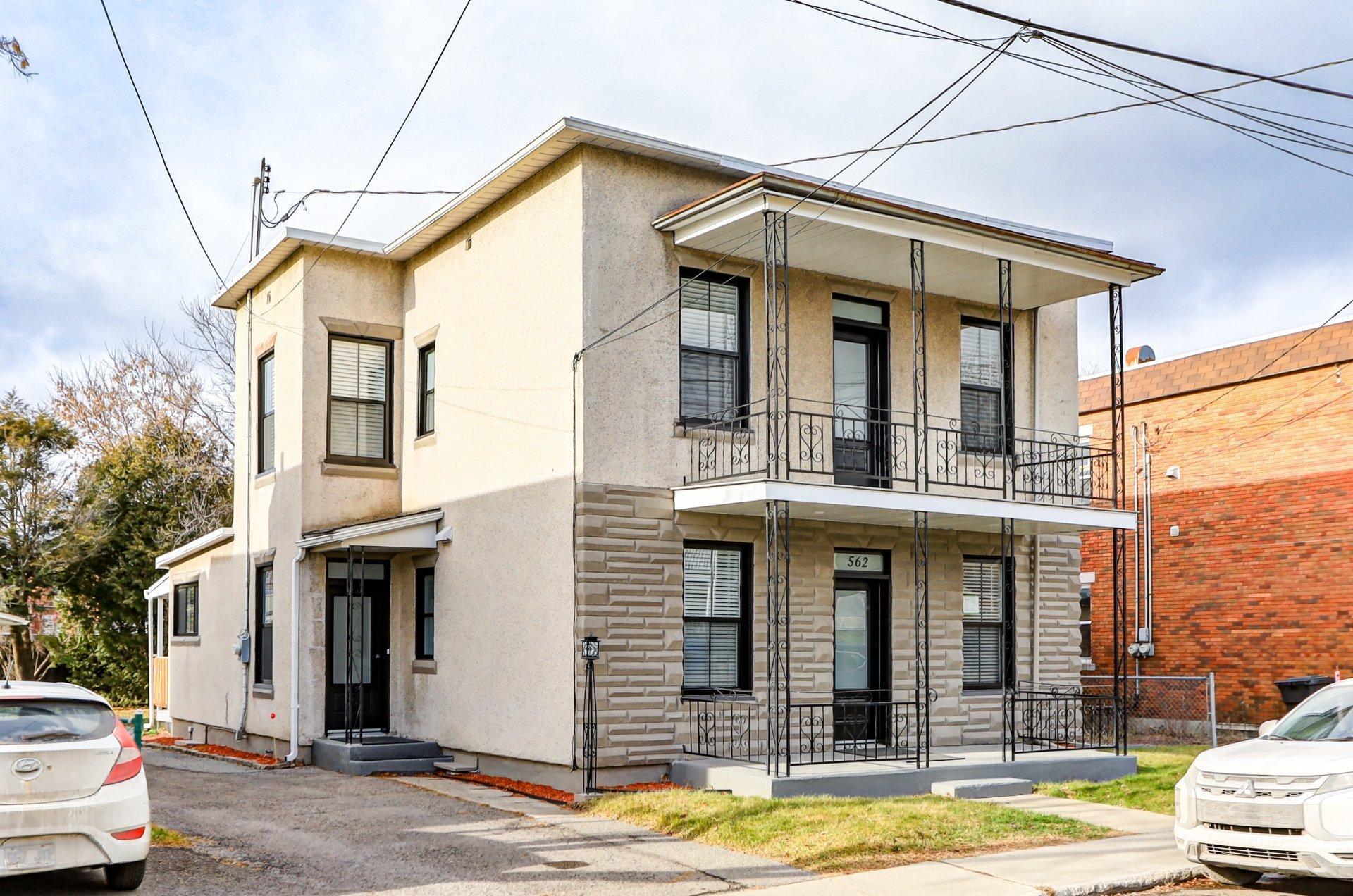 









562


Rue Fournier

,
Saint-Jérôme,




QC
J7Z4V6

