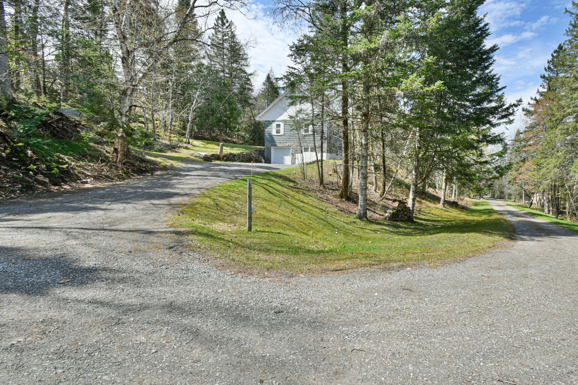 









566


Ch. Forest

,
Saint-Sauveur,




QC
J0R1R7

