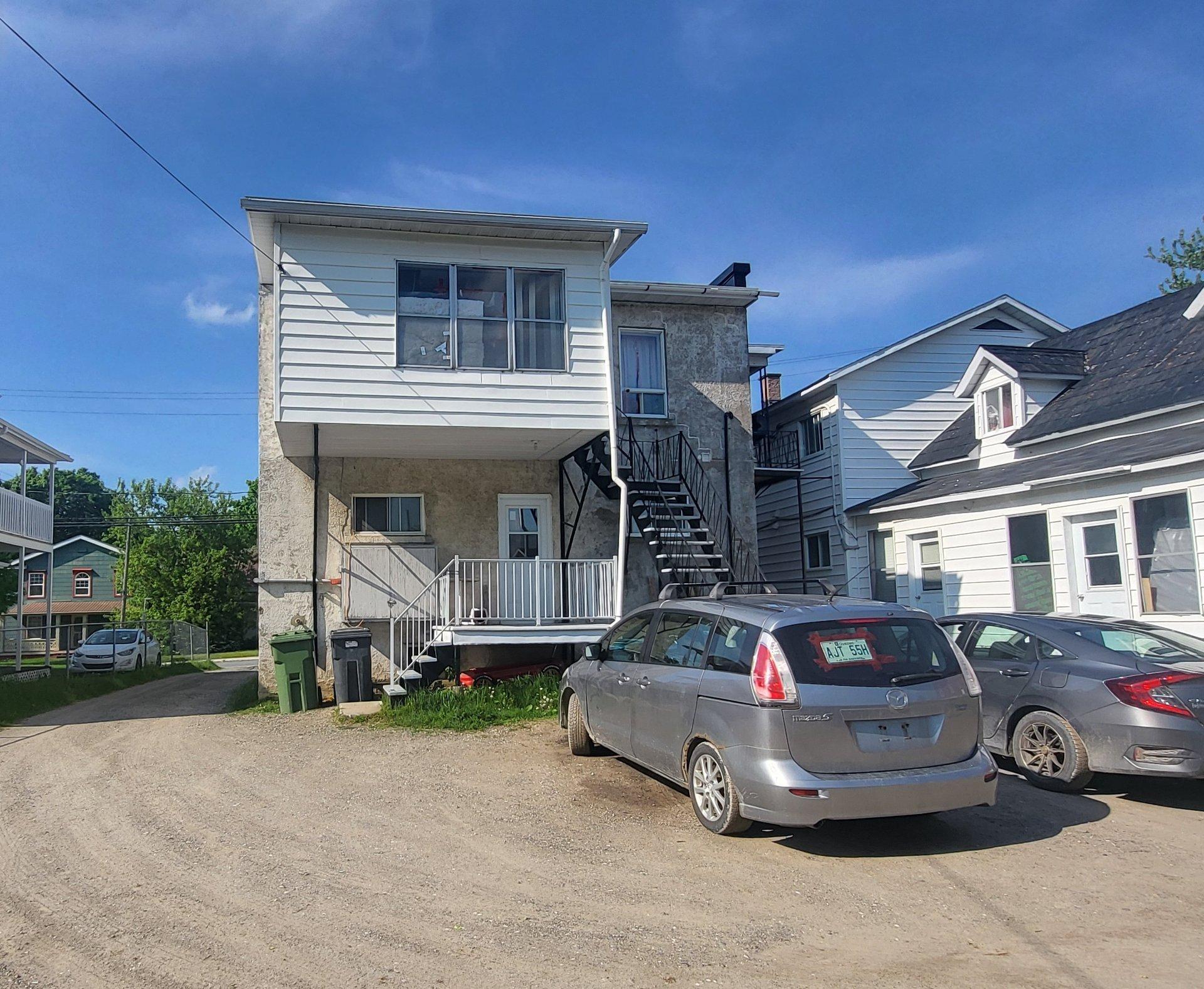 









56

 - 60


Rue Daniel-Johnson

,
Danville,




QC
J0A1A0

