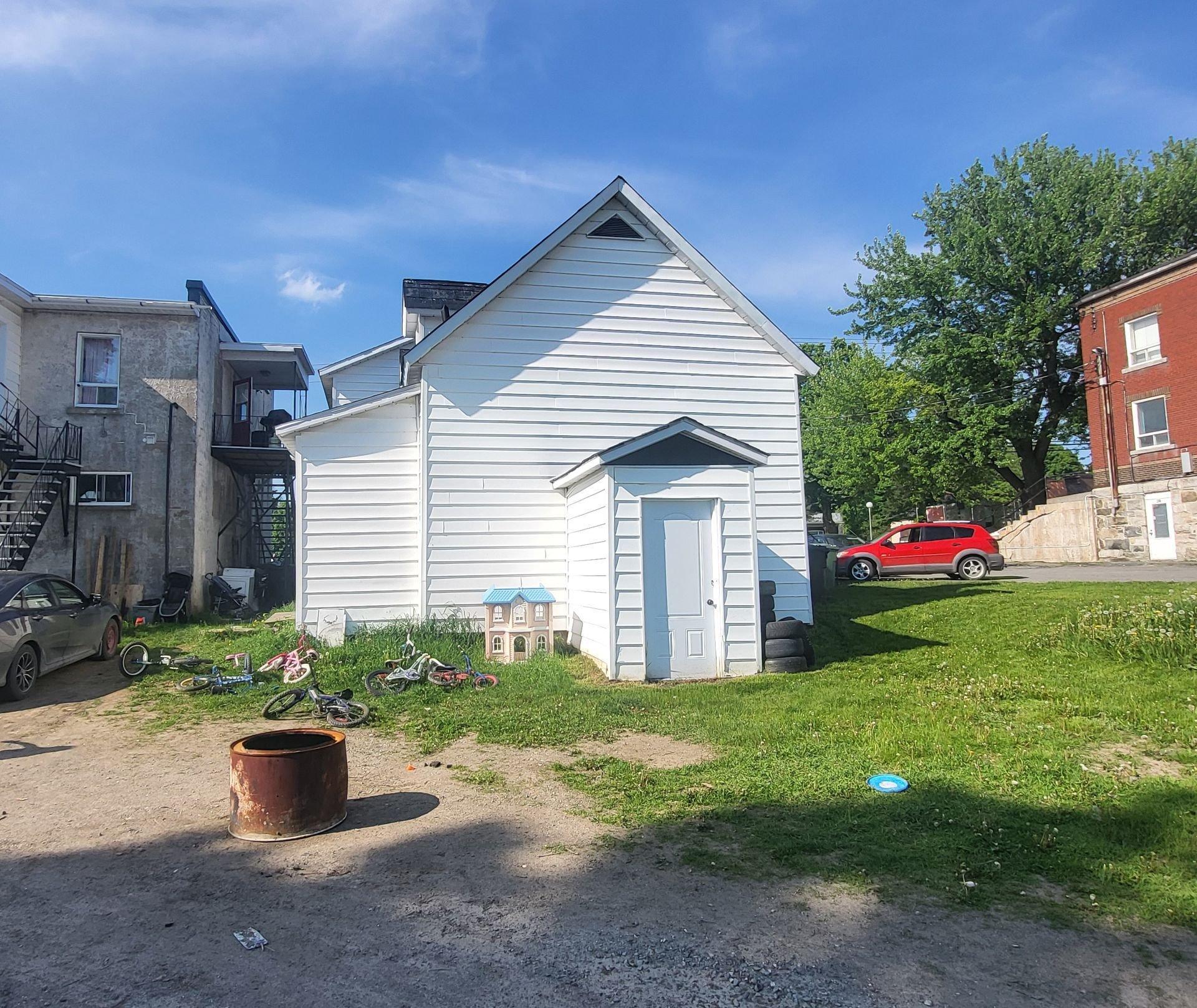 









54

 - 54B


Rue Daniel-Johnson

,
Danville,




QC
J0A1A0


