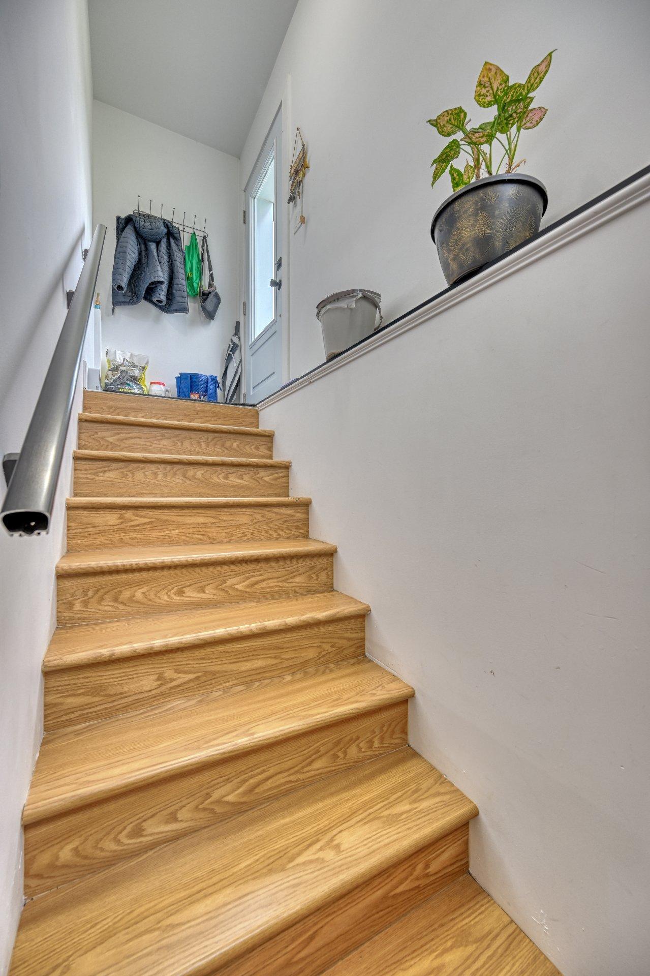 









52Z

 - 52AZ


31e Avenue

,
Sainte-Marthe-sur-le-Lac,




QC
J0N1P0


