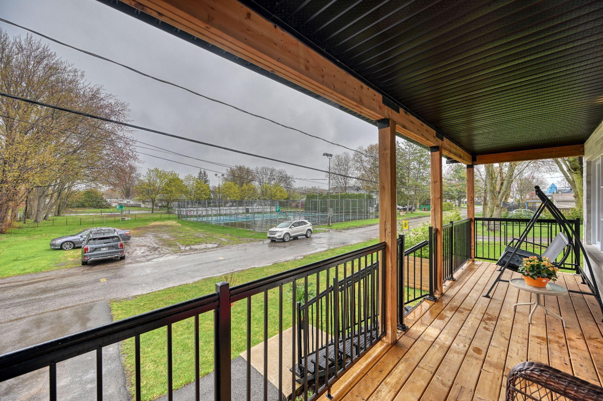 









52Z

 - 52AZ


31e Avenue

,
Sainte-Marthe-sur-le-Lac,




QC
J0N1P0

