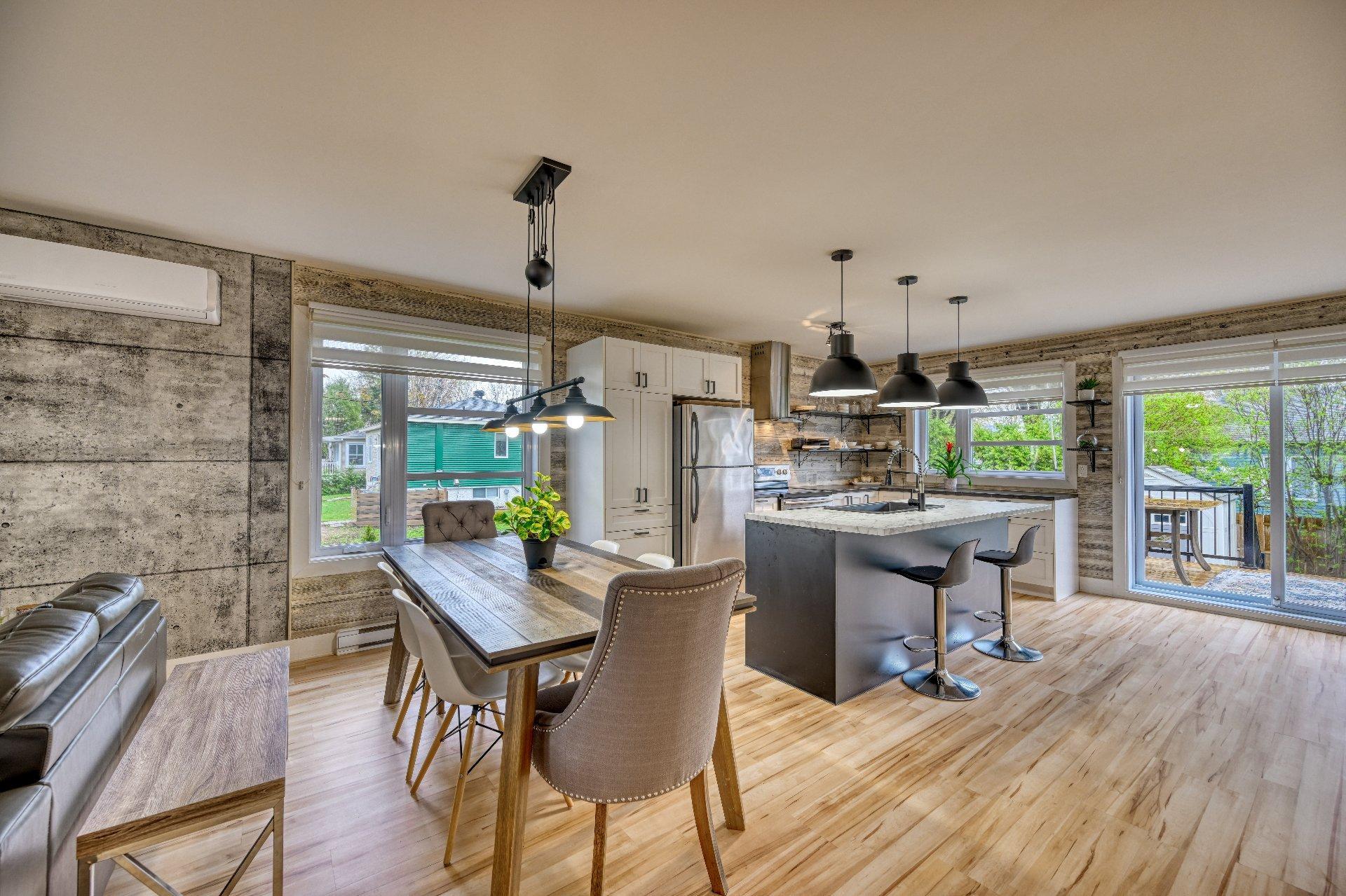 









52Z

 - 52AZ


31e Avenue

,
Sainte-Marthe-sur-le-Lac,




QC
J0N1P0

